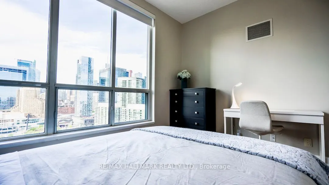 230 Queens Quay W, #2525