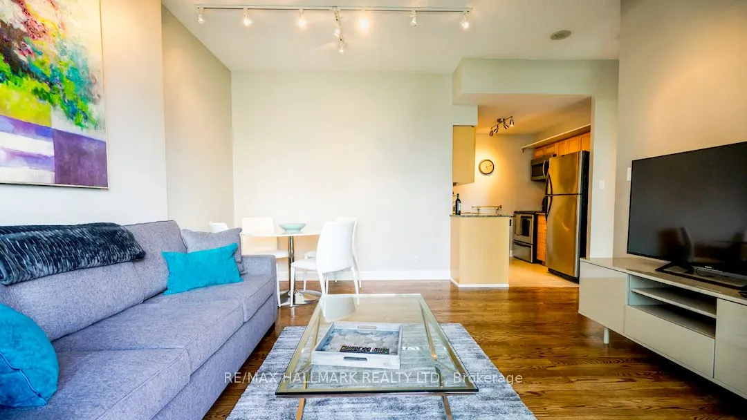 230 Queens Quay W, #2525