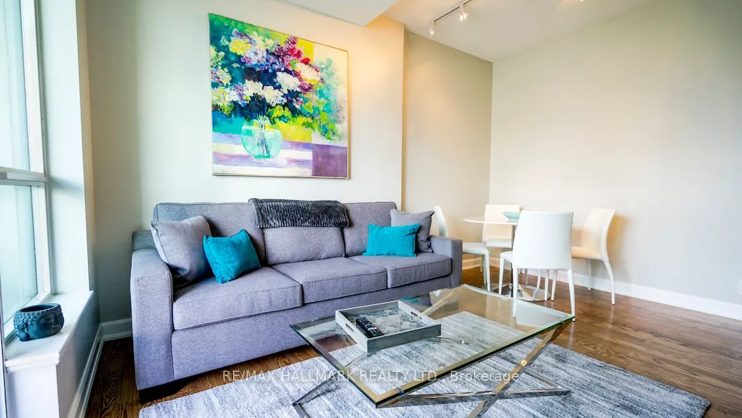 230 Queens Quay W, #2525