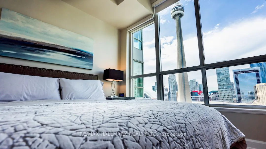 230 Queens Quay W, #2525