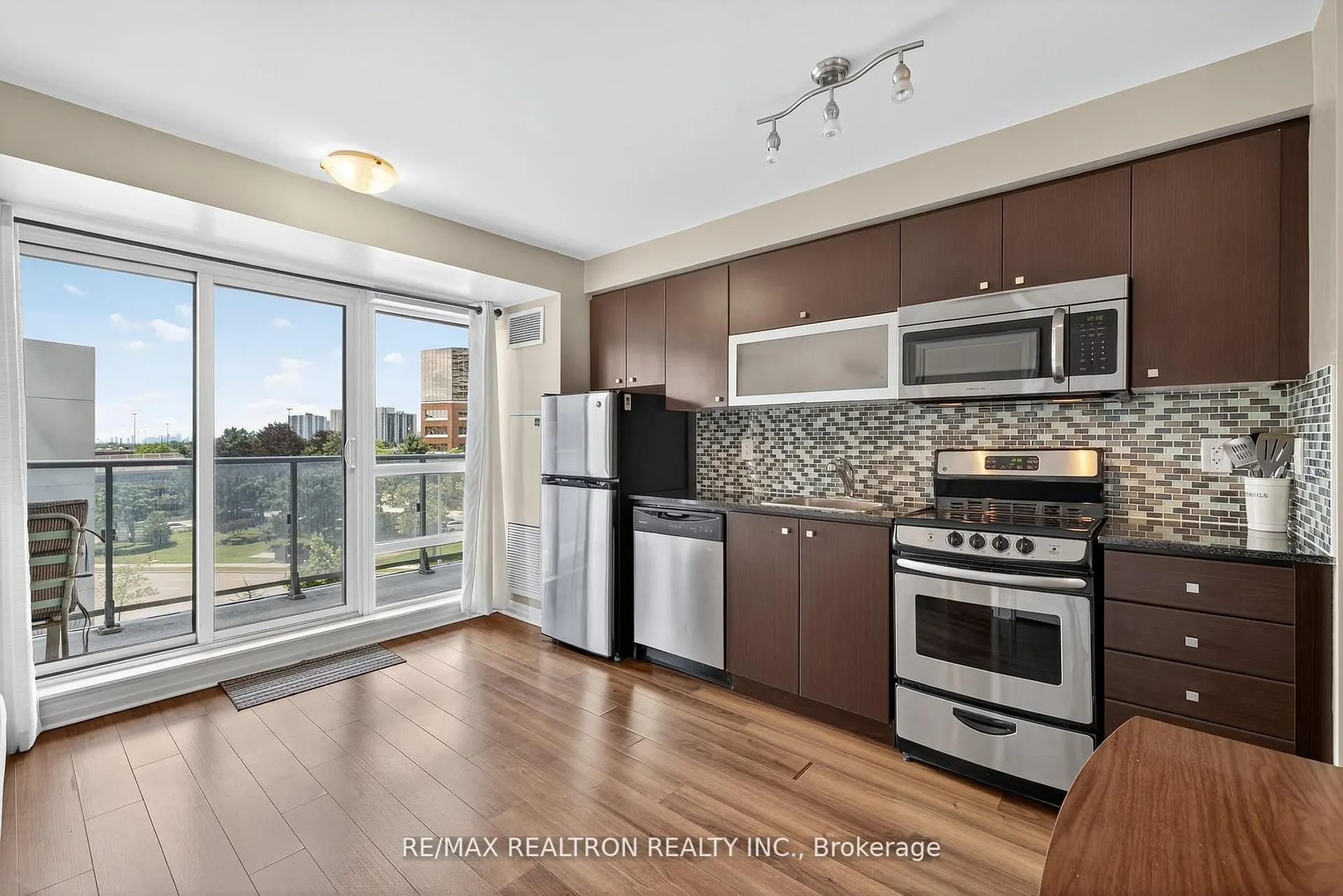 2015 Sheppard Avenue E, #301