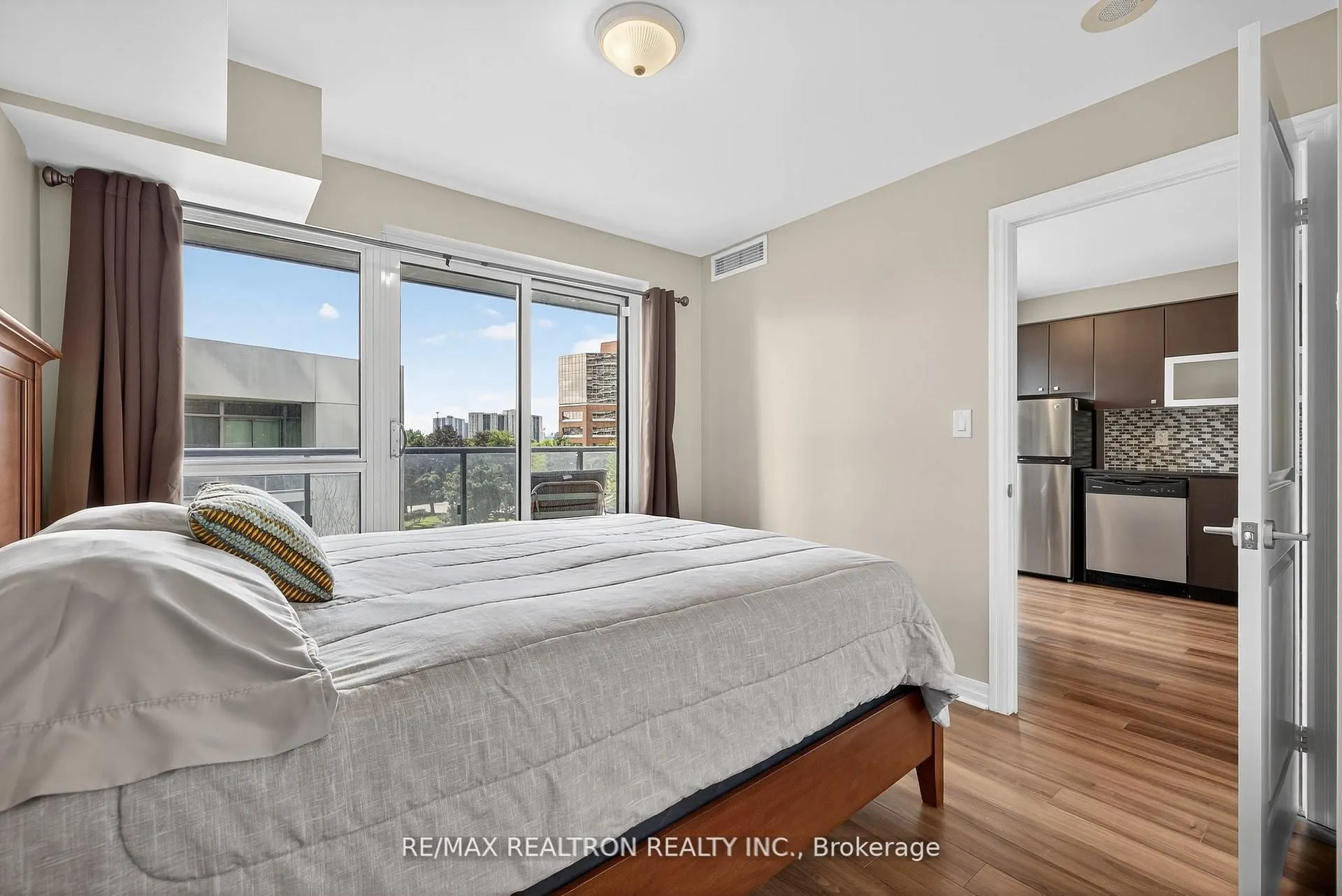 2015 Sheppard Avenue E, #301