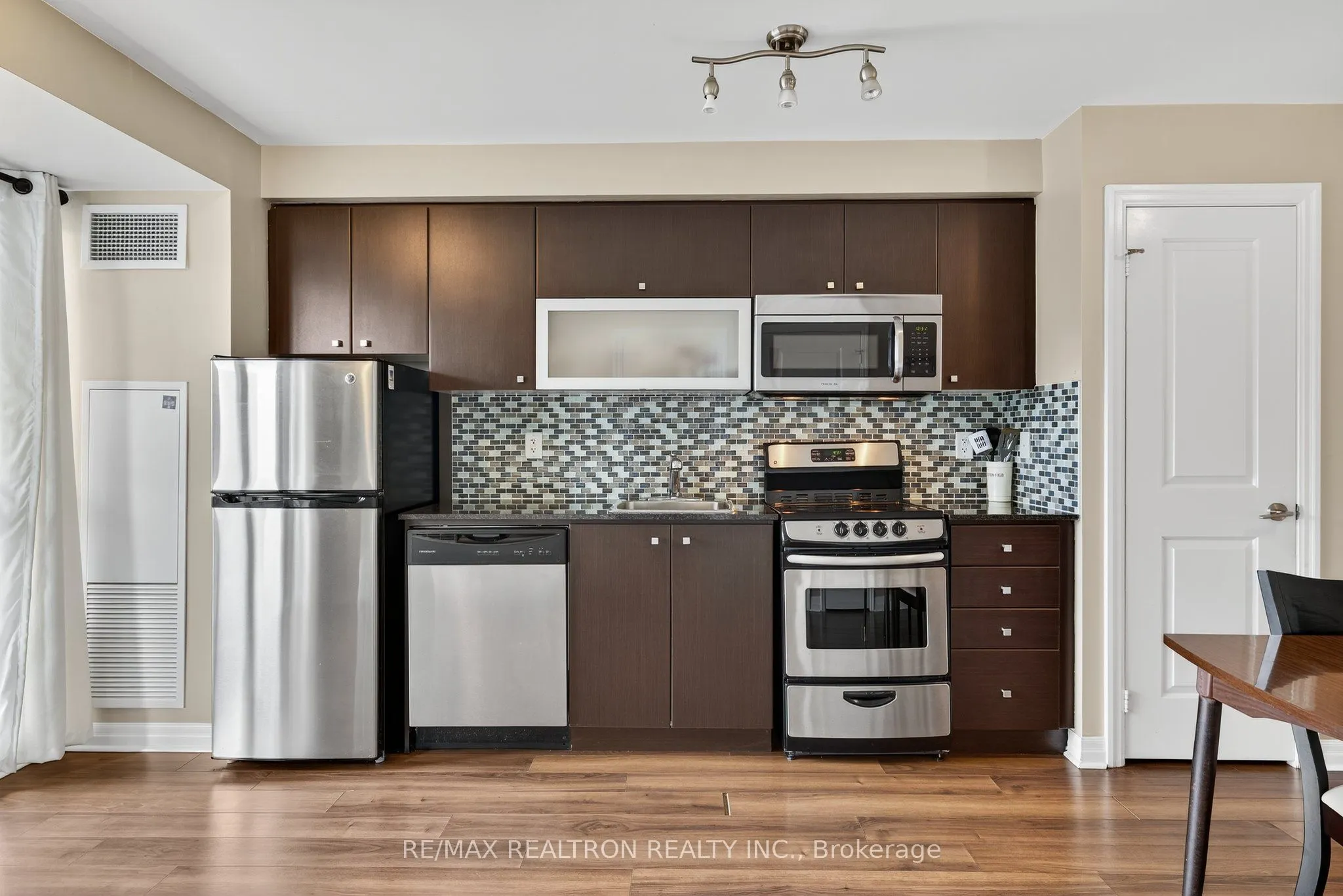2015 Sheppard Avenue E, #301
