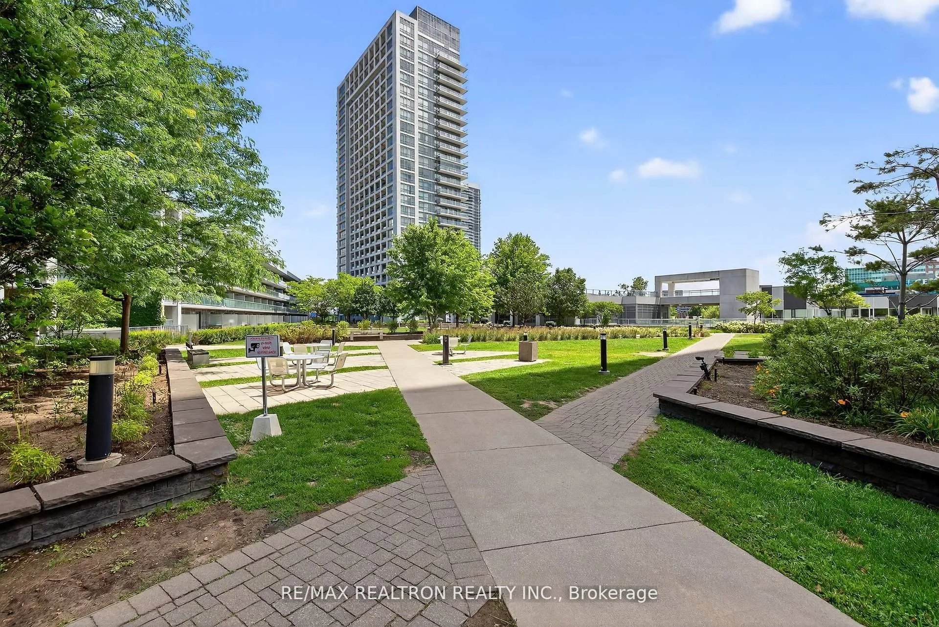 2015 Sheppard Avenue E, #301