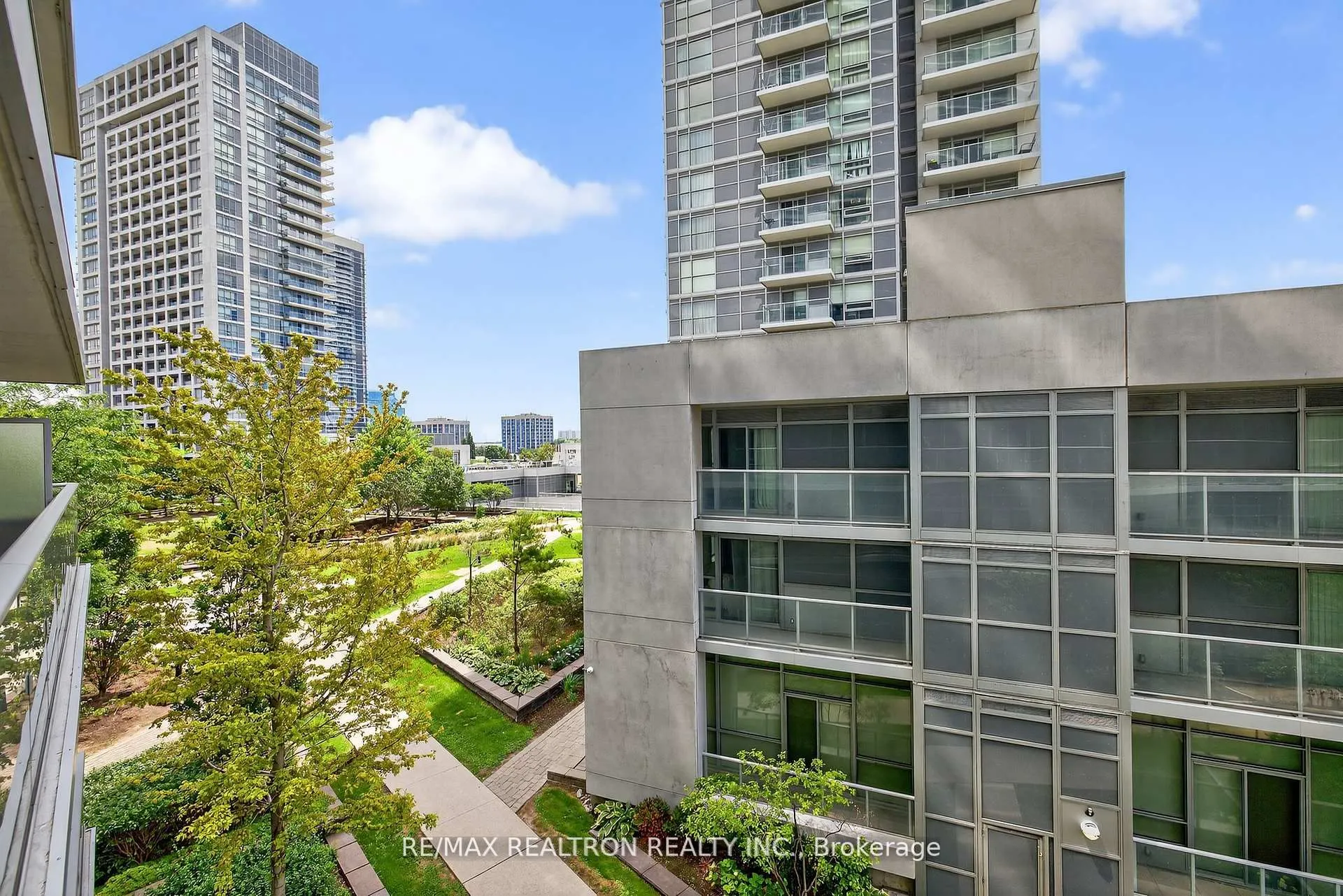 2015 Sheppard Avenue E, #301
