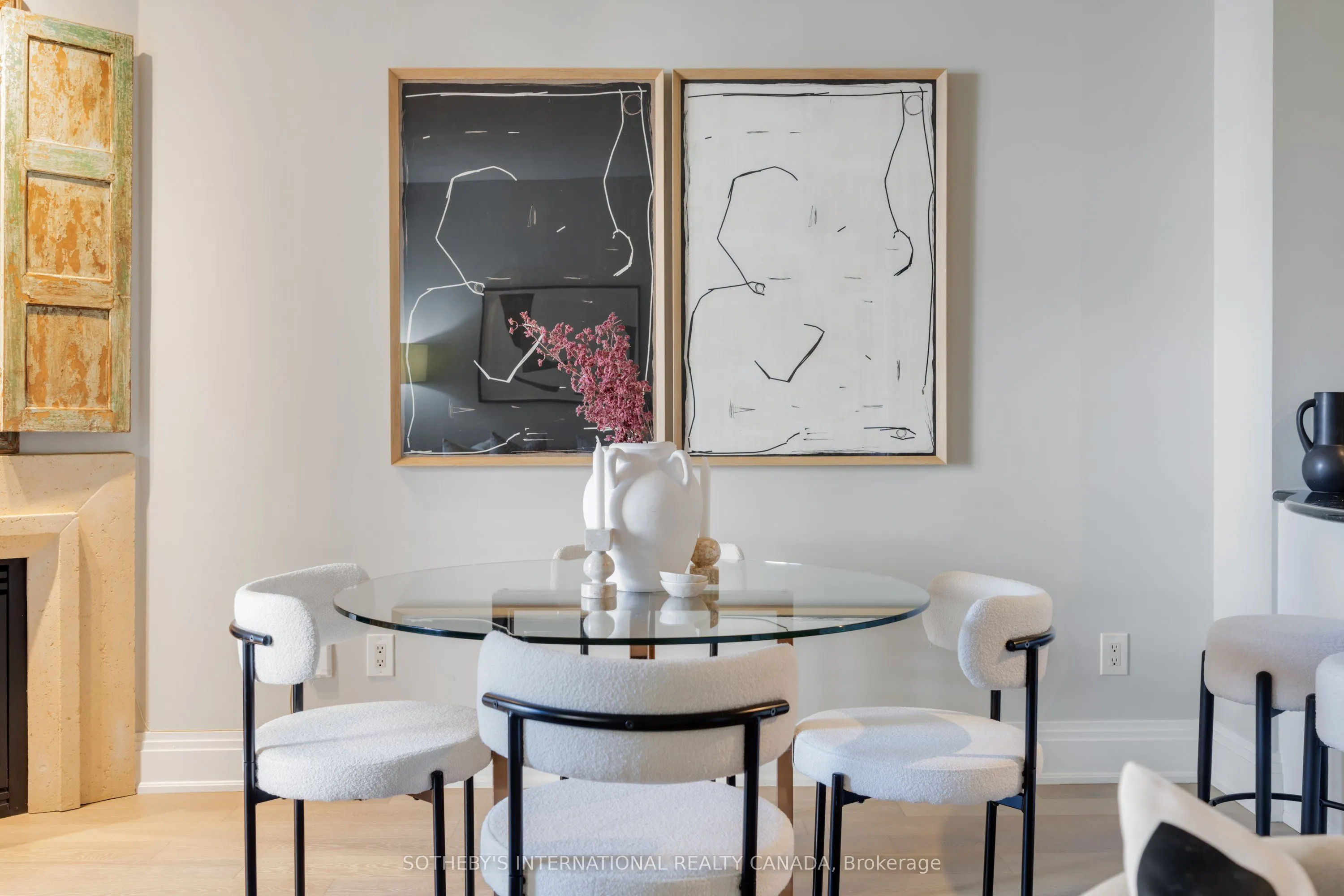 99 Avenue Road, #207