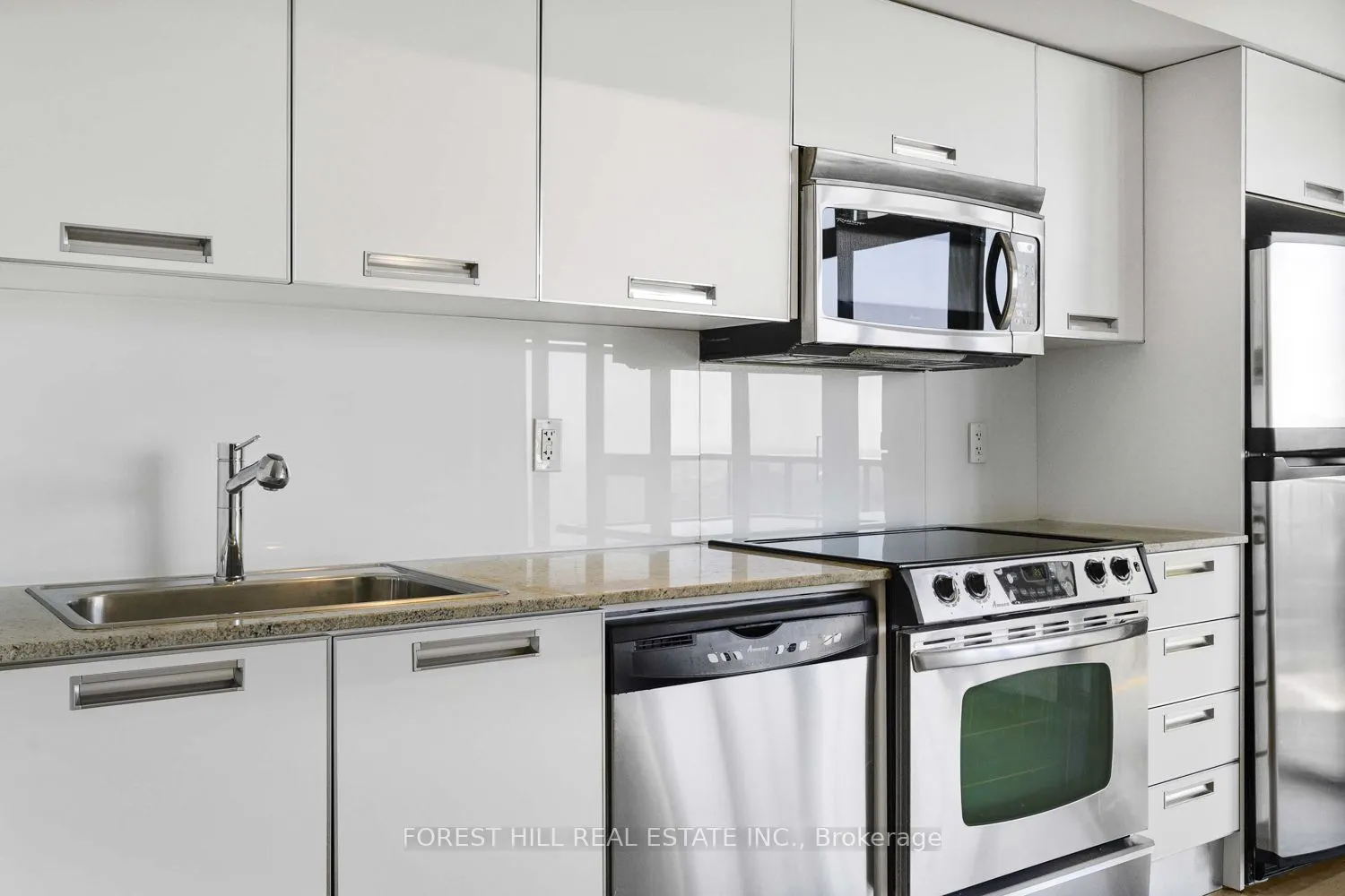 33 Charles Street E, #3210