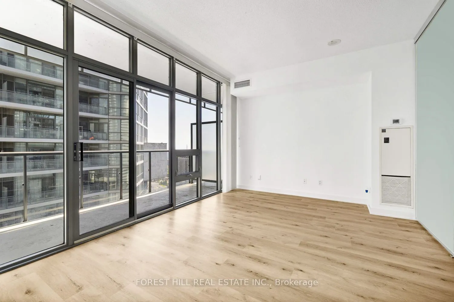 33 Charles Street E, #3210