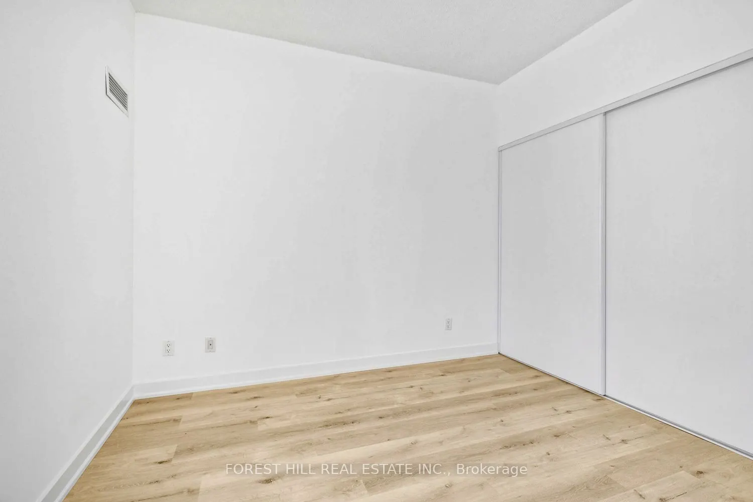 33 Charles Street E, #3210