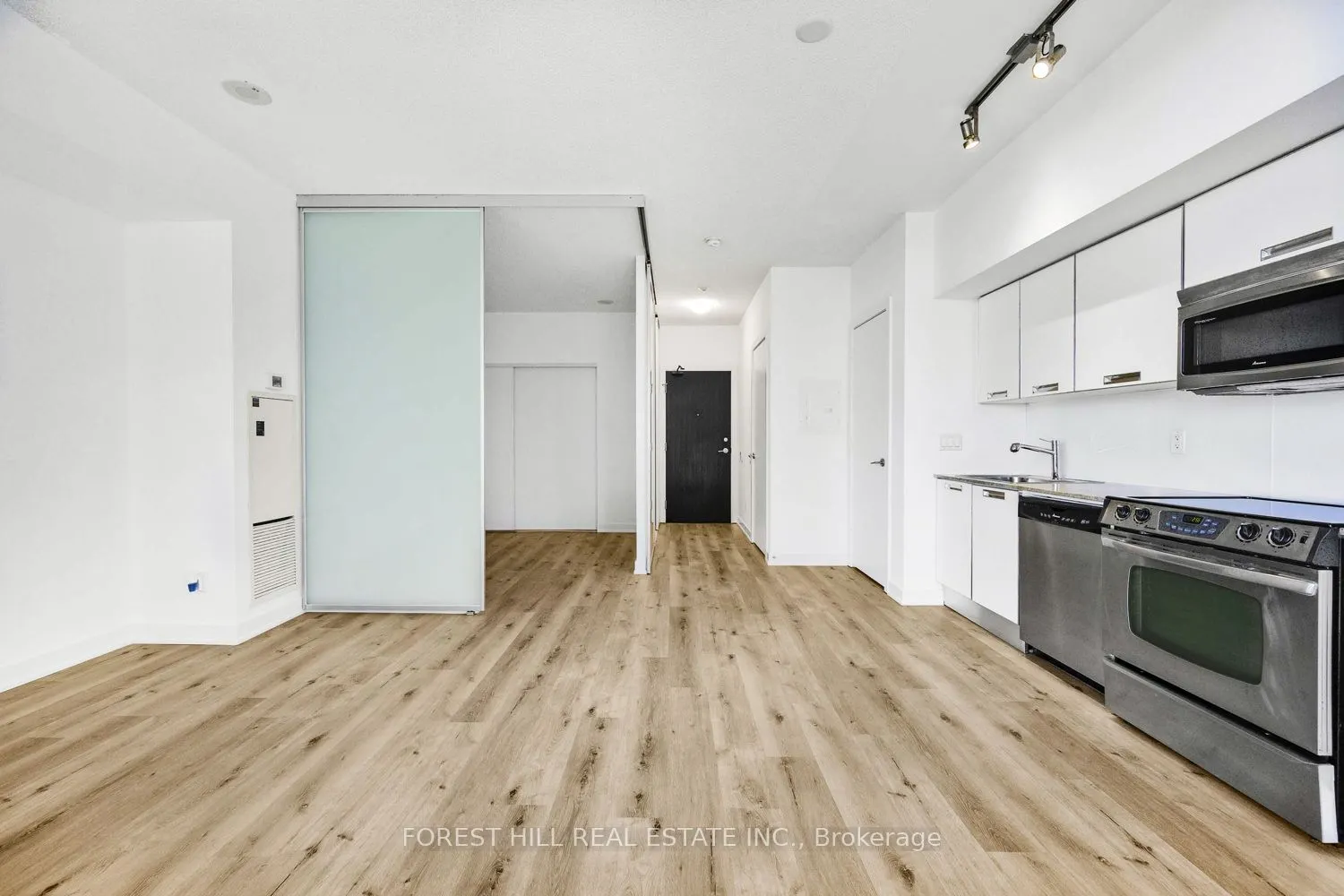 33 Charles Street E, #3210
