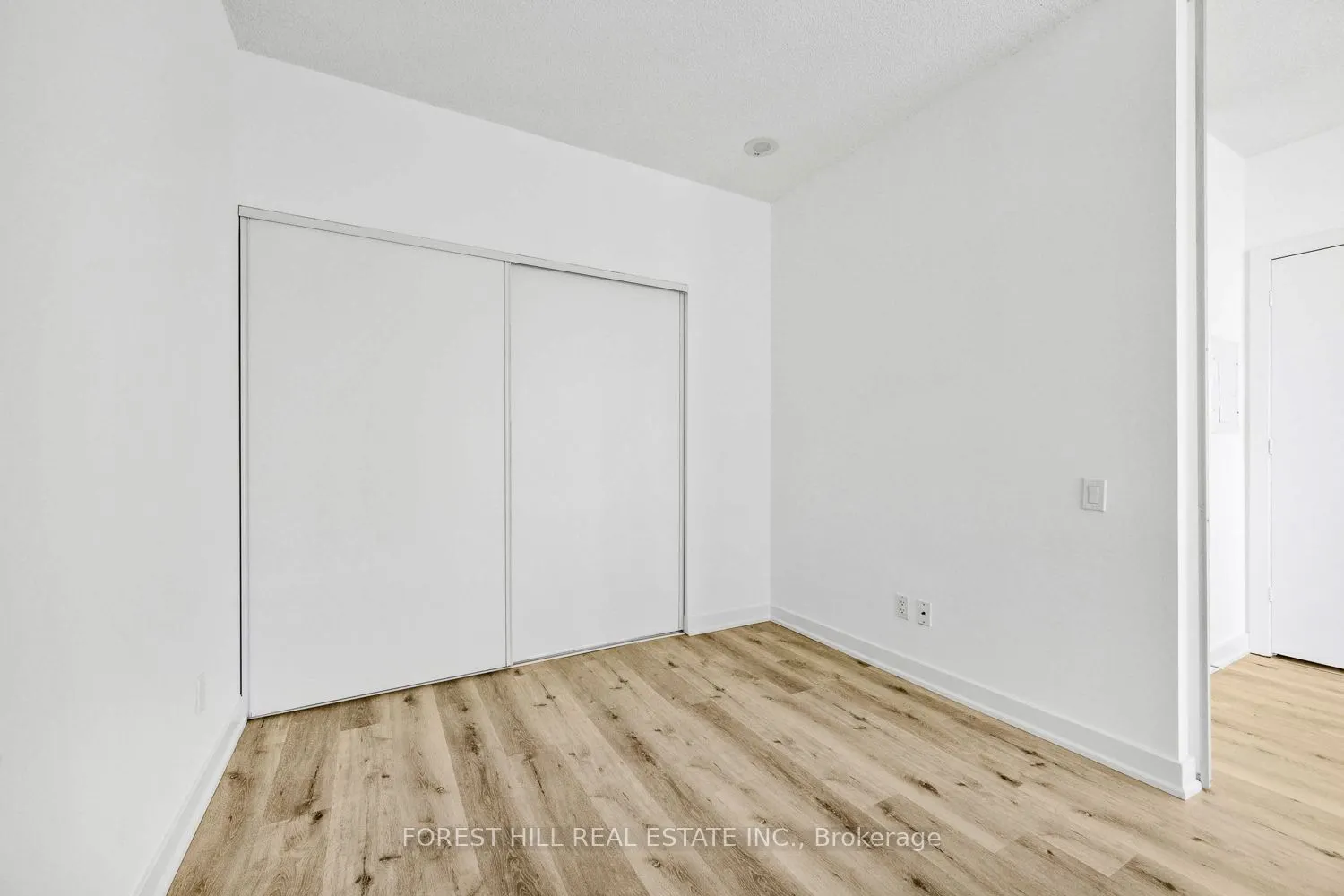 33 Charles Street E, #3210