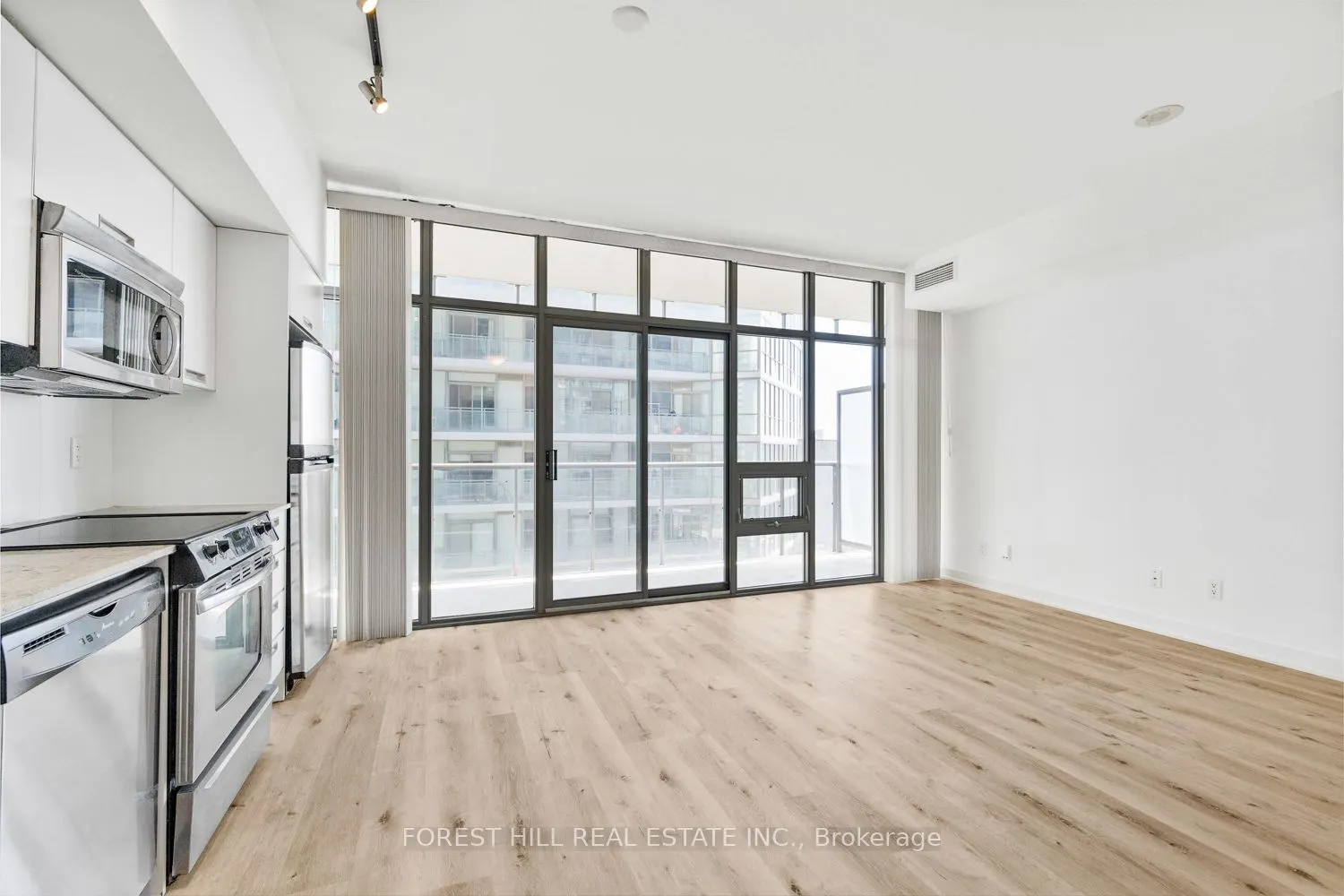 33 Charles Street E, #3210