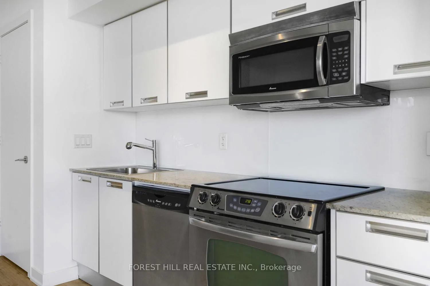 33 Charles Street E, #3210