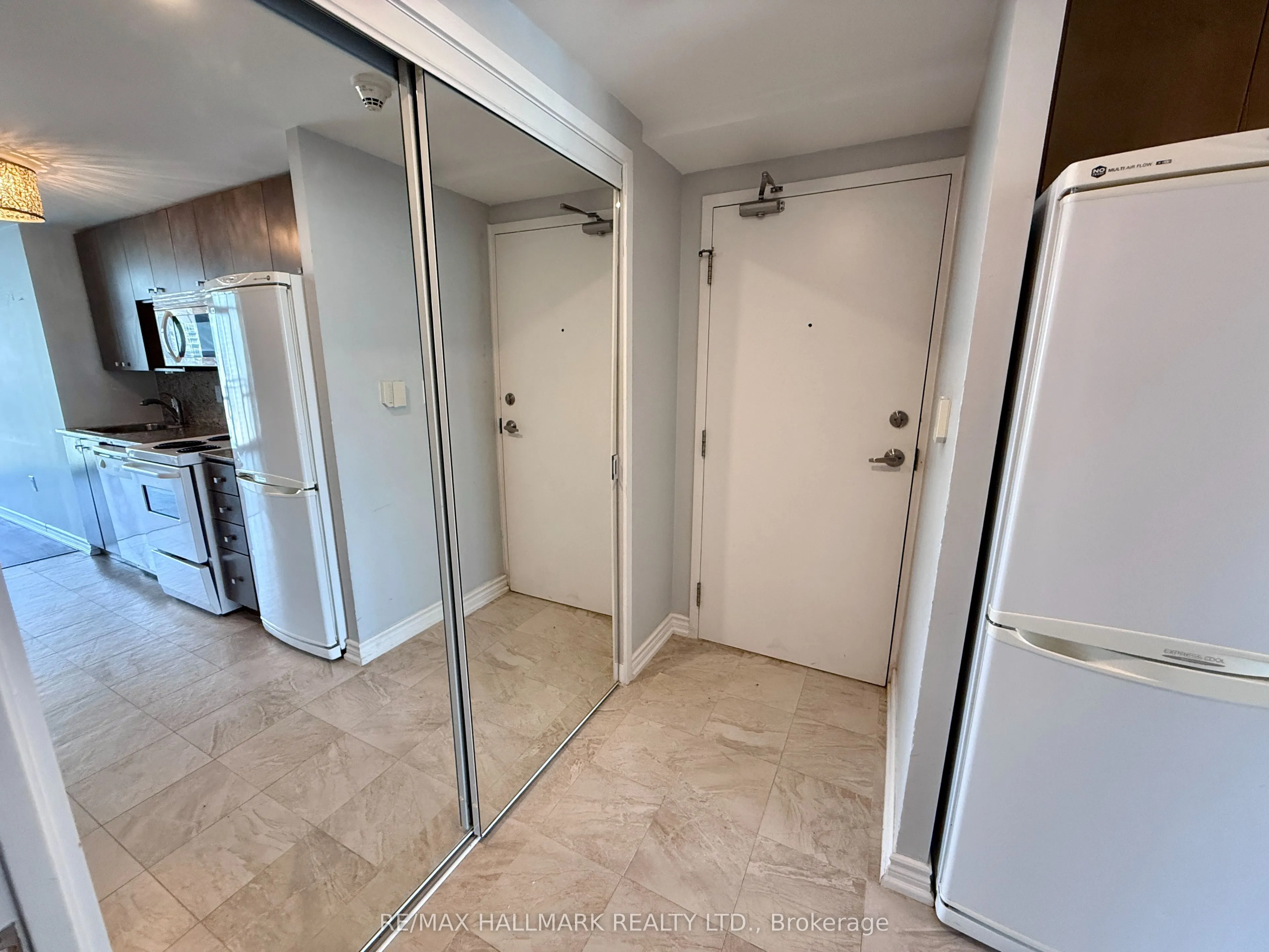 11 Brunel Court, #2805
