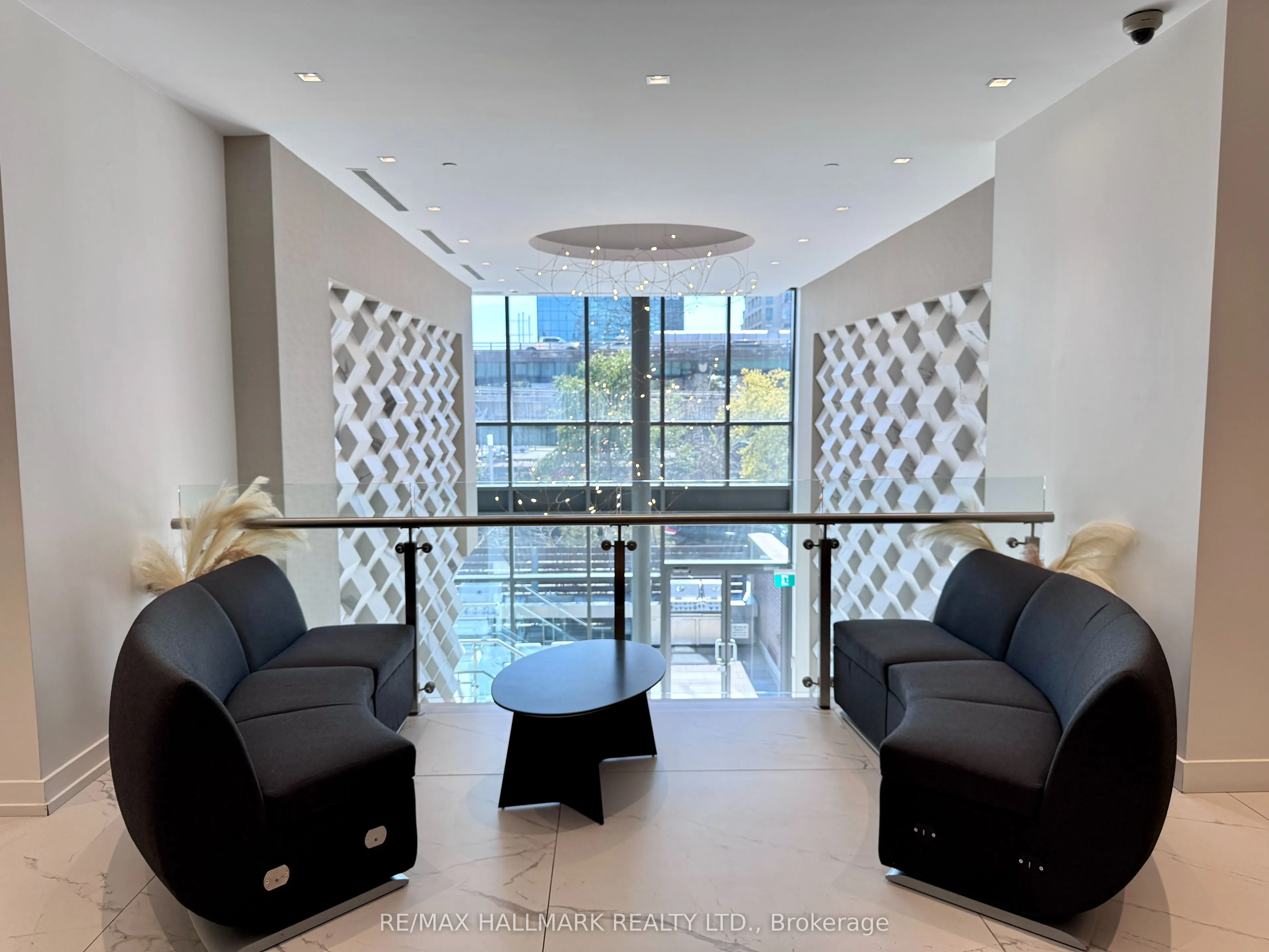 11 Brunel Court, #2805