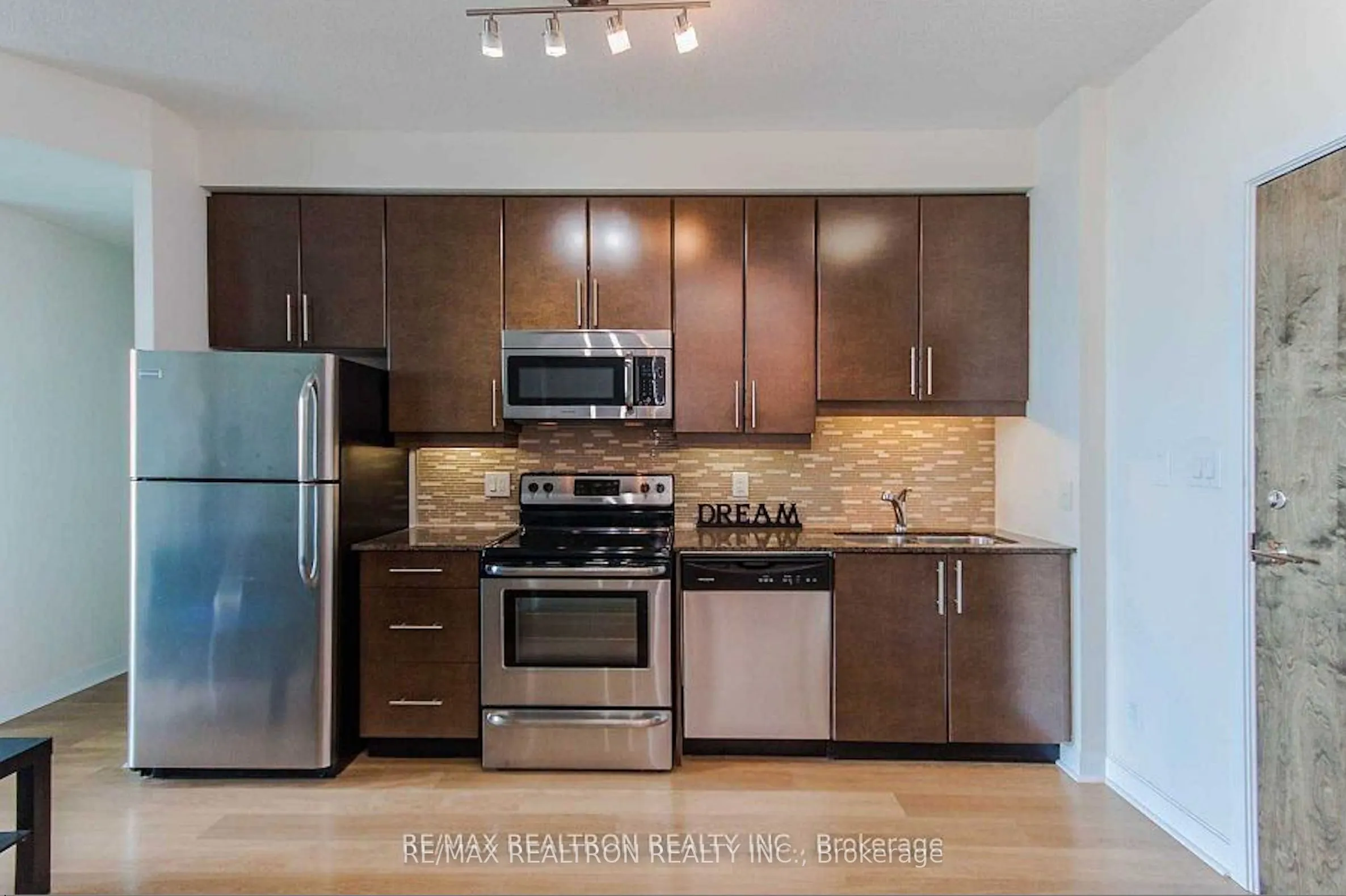 33 Bay Street, #2205
