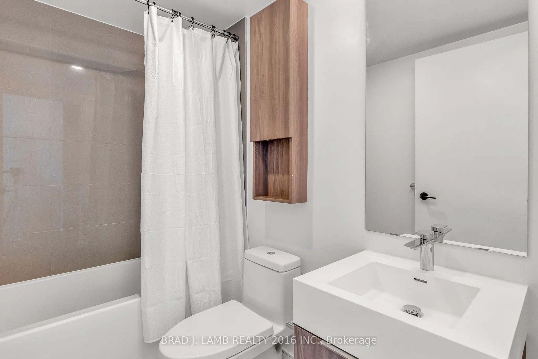 180 Mill Street, #S904