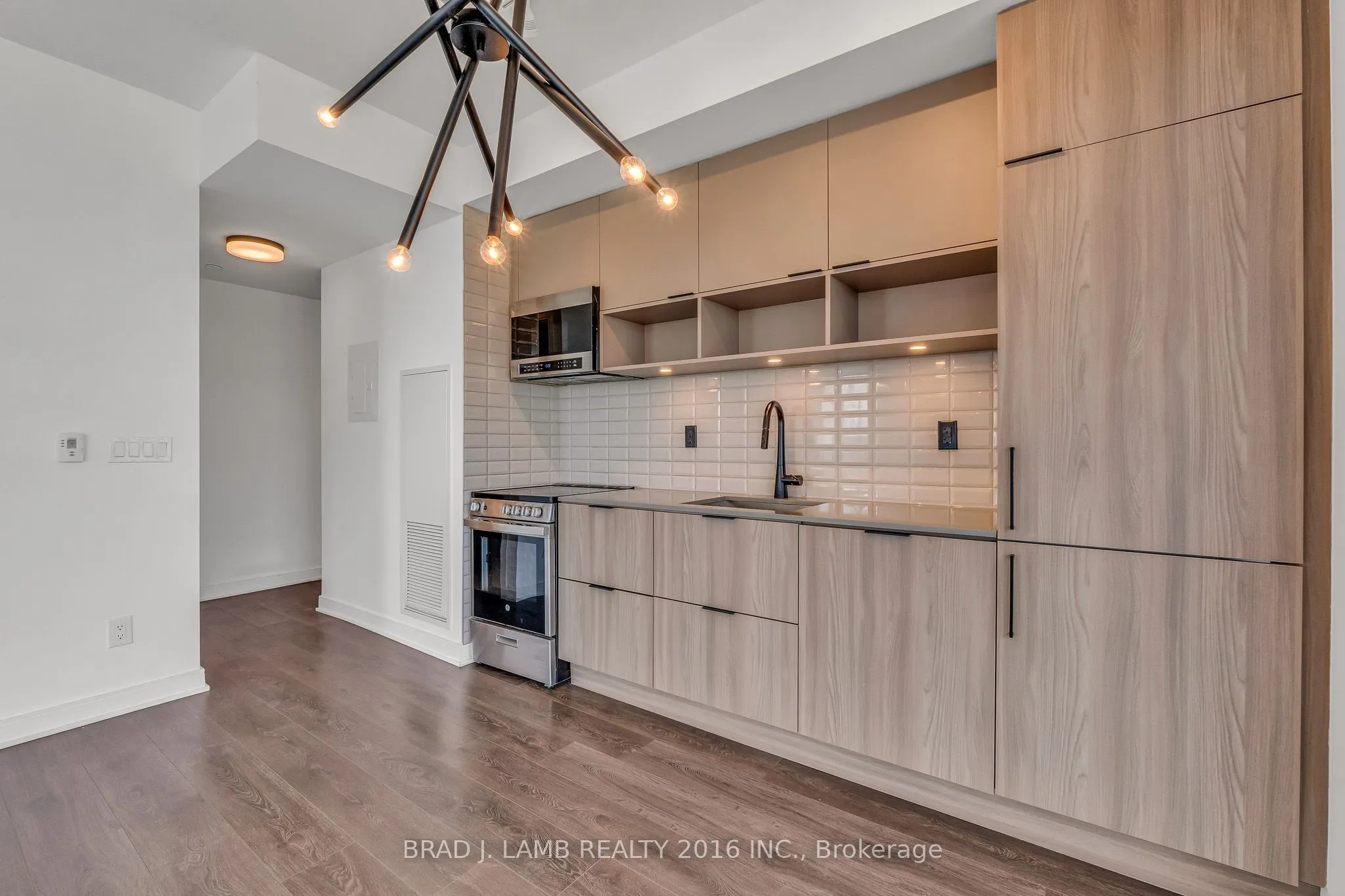 180 Mill Street, #S904
