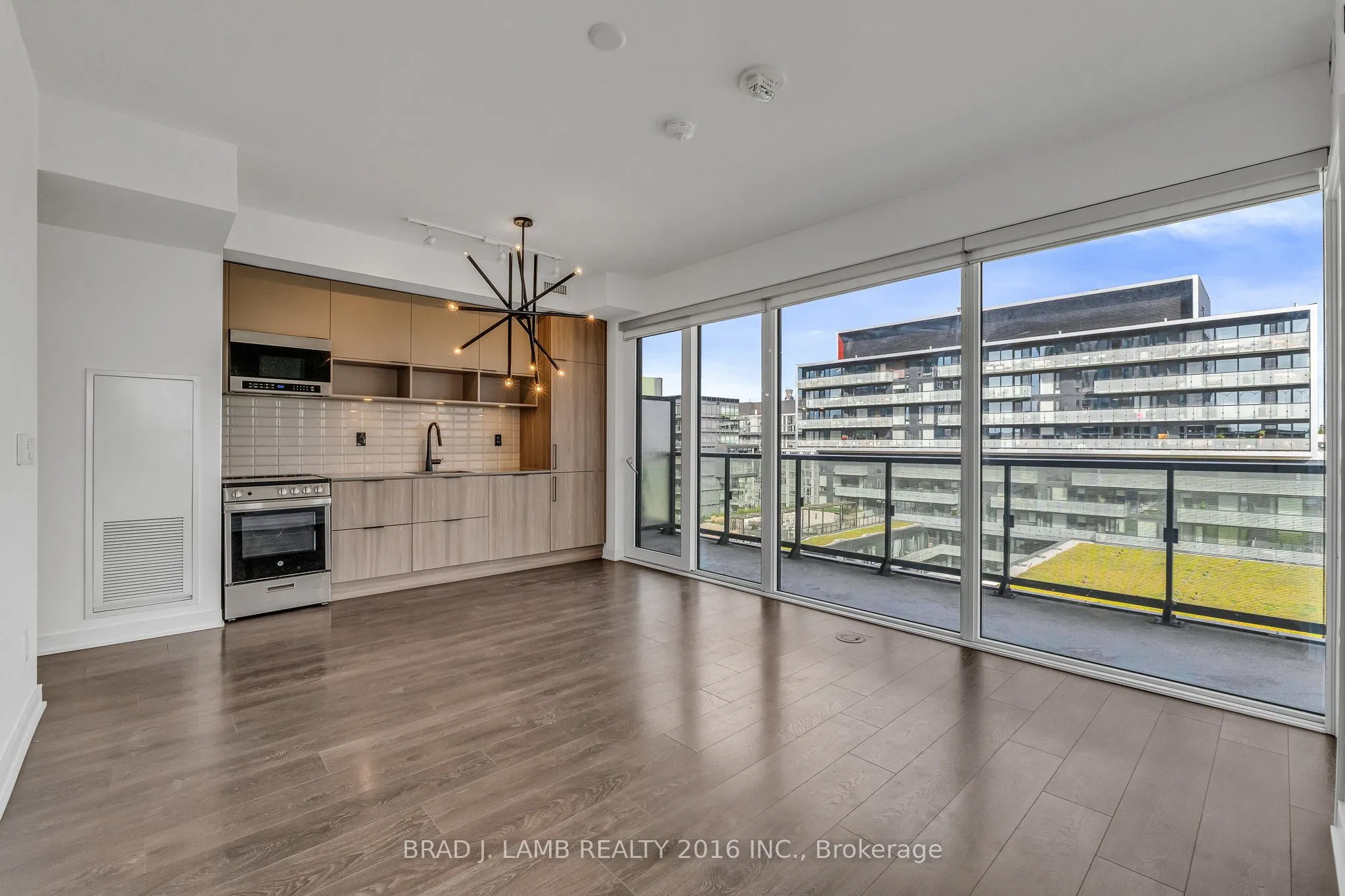 180 Mill Street, #S904
