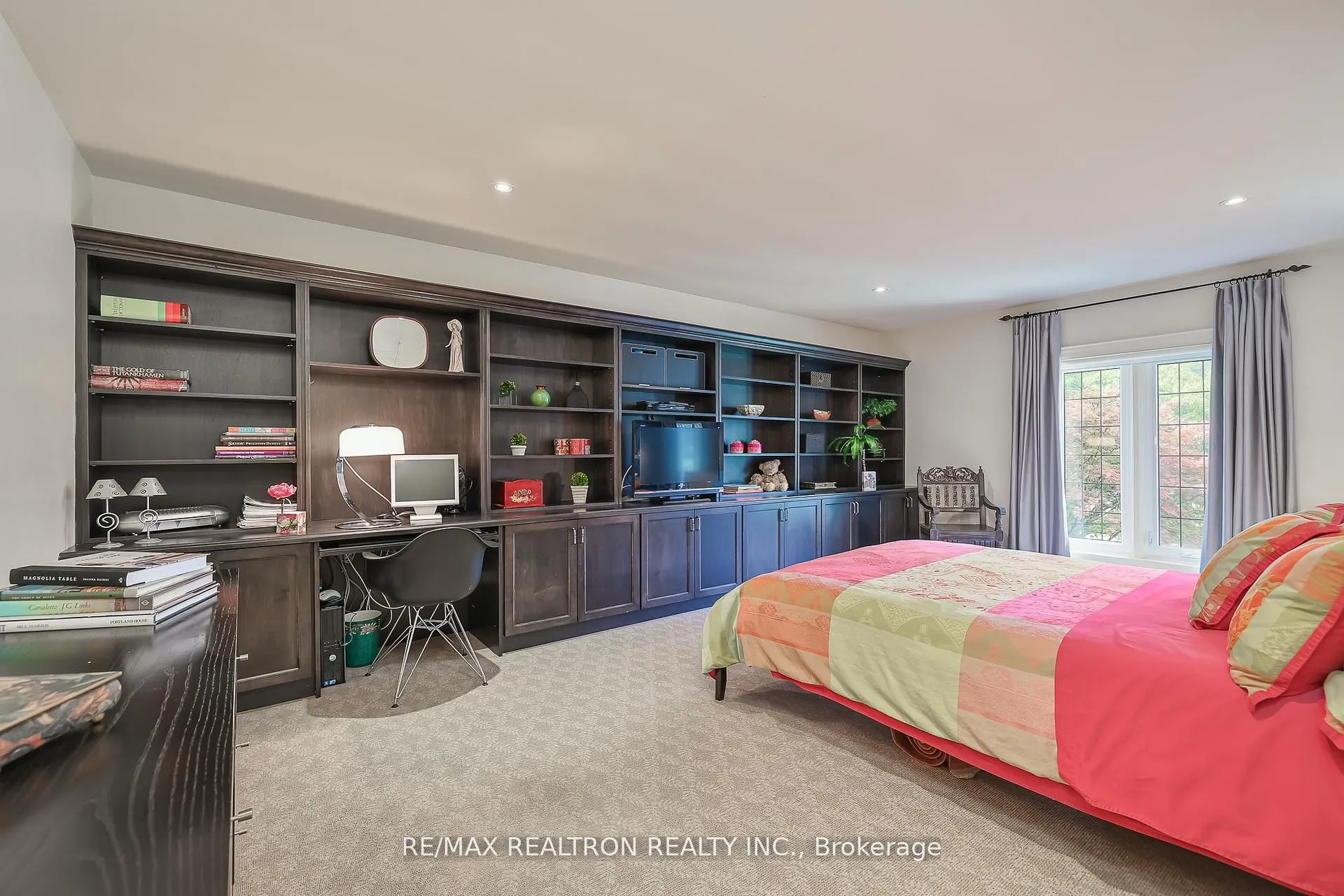 192 The Bridle Path