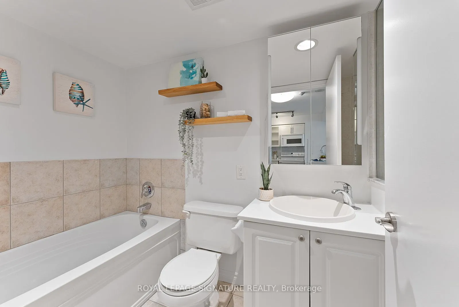 410 Queens Quay W, #1407