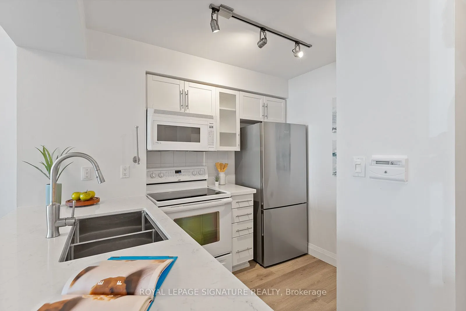 410 Queens Quay W, #1407