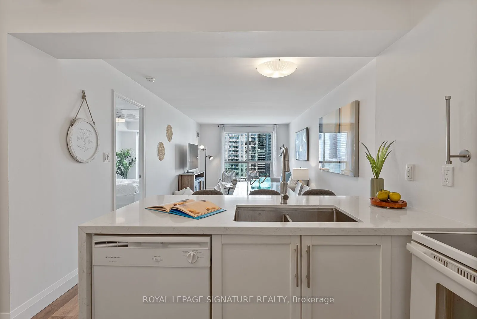 410 Queens Quay W, #1407
