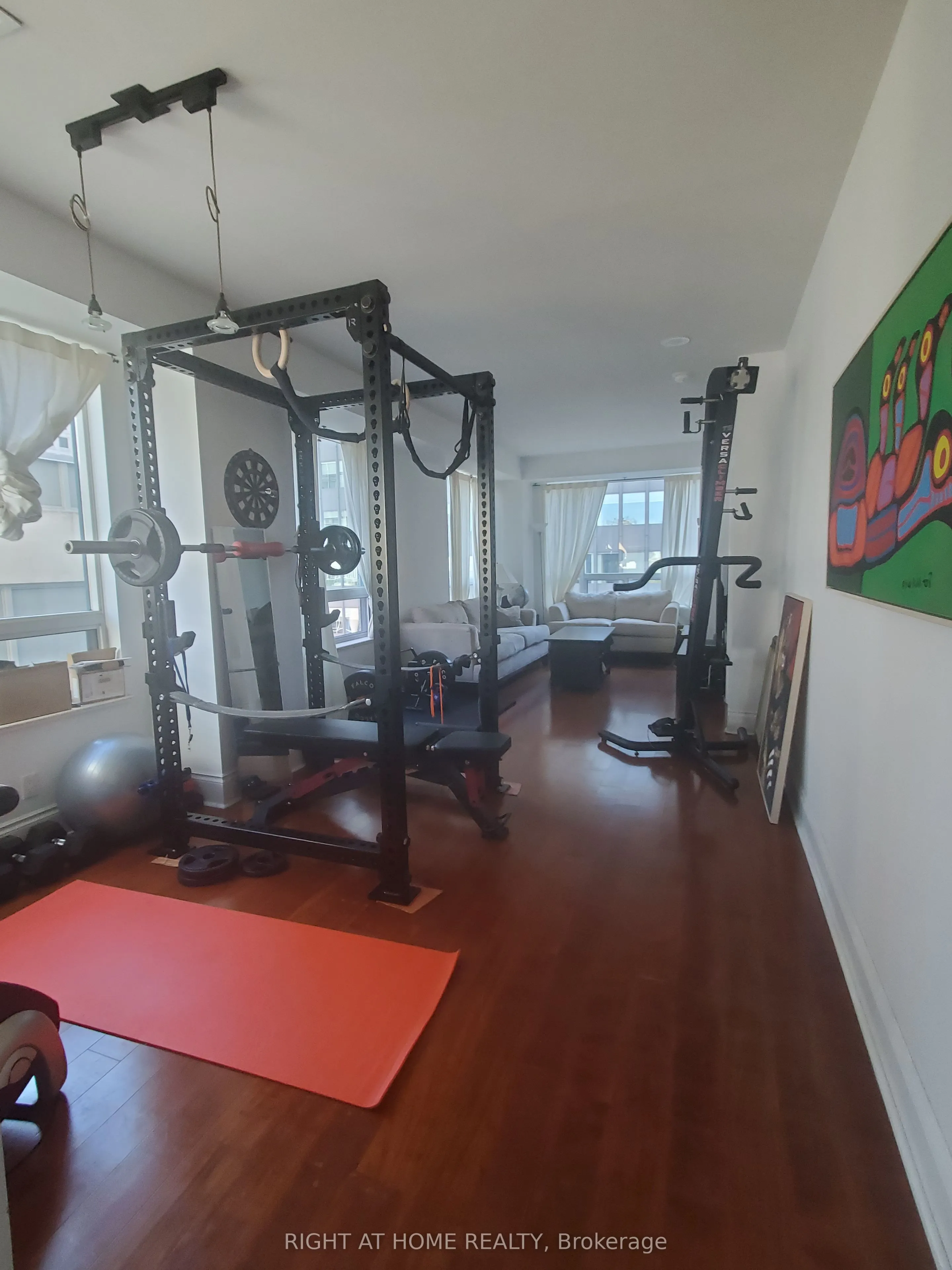 102 Bloor Street W, #809