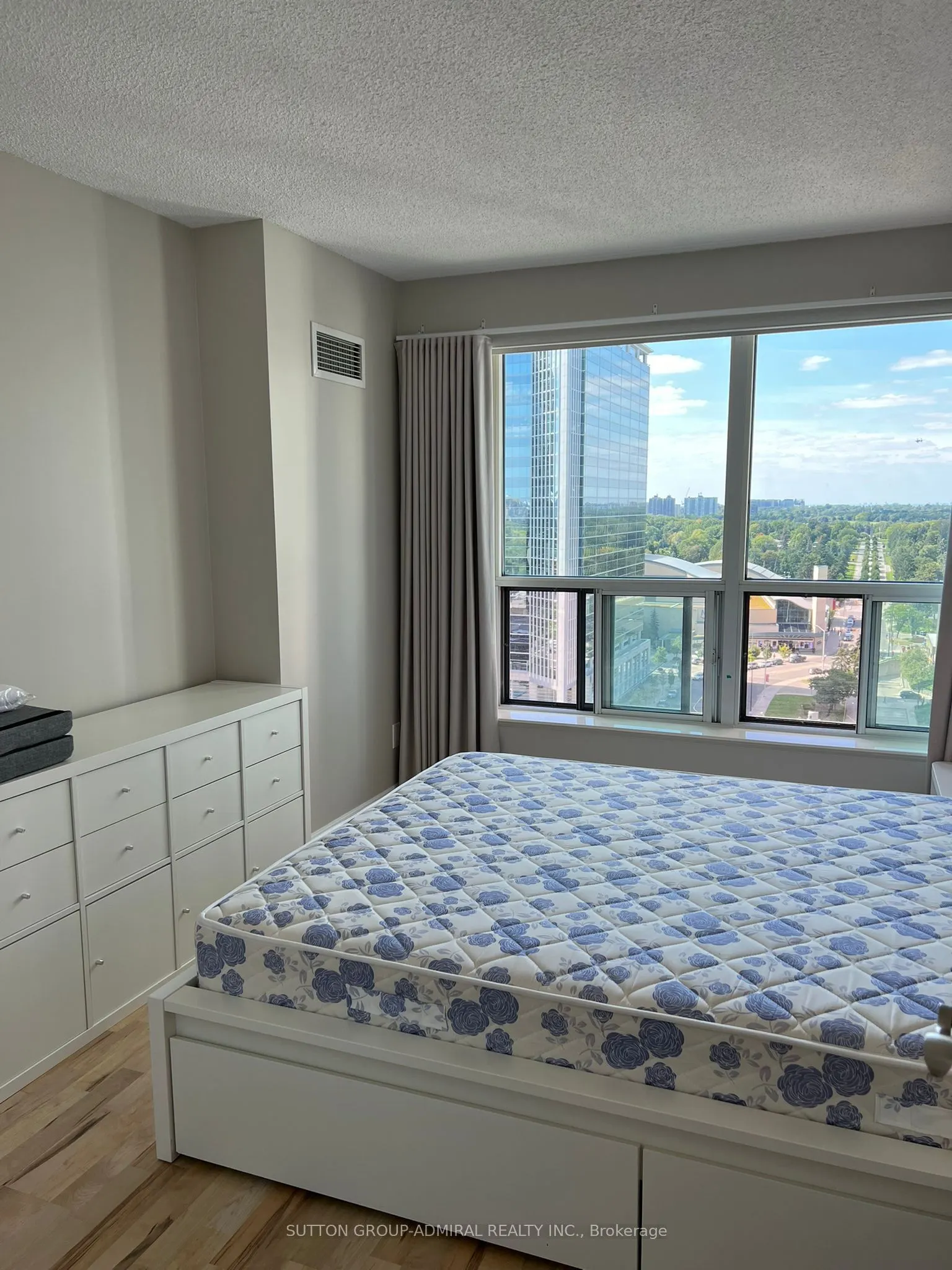 188 Doris Avenue, #1818