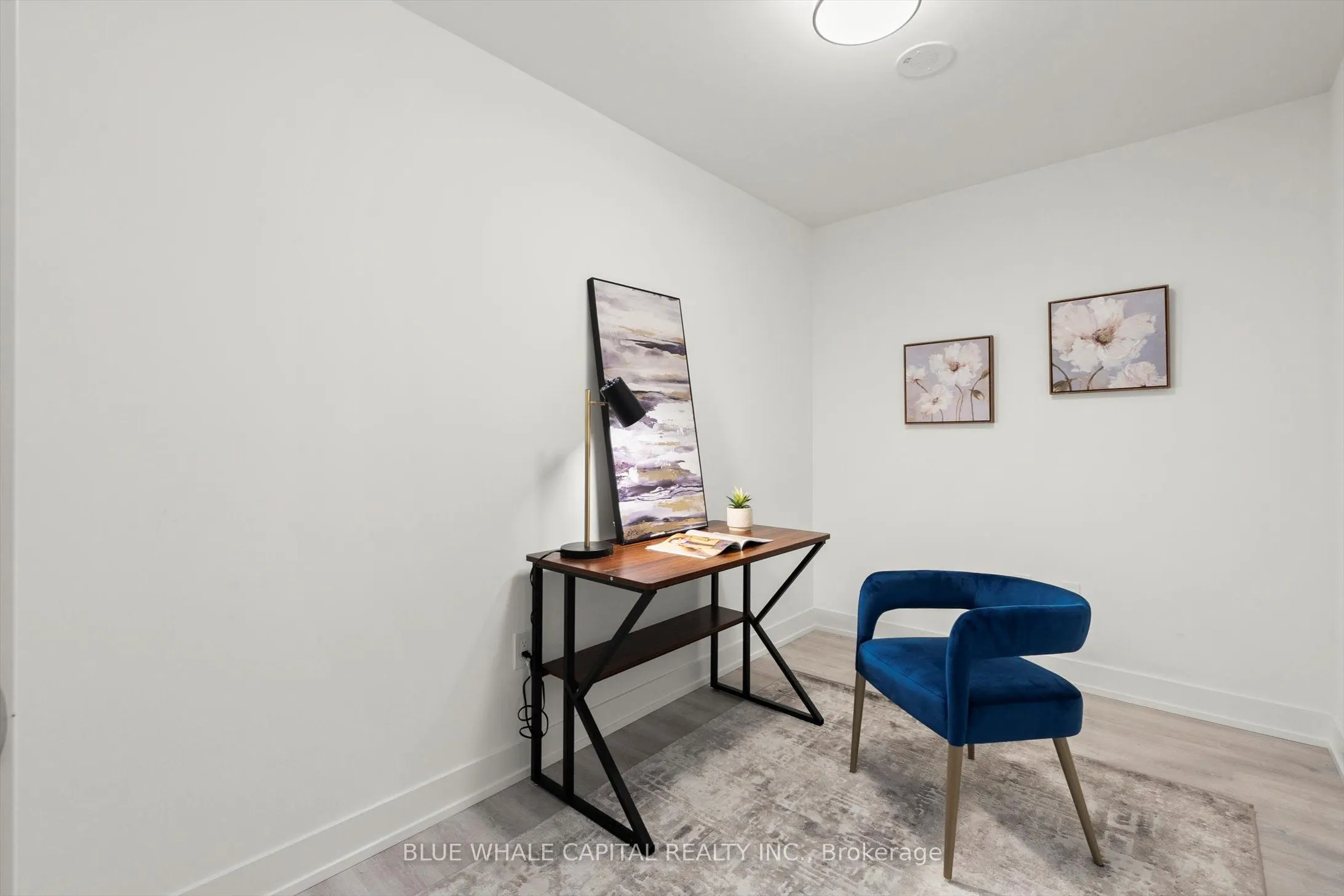 30 Inn on the Park Drive, #811