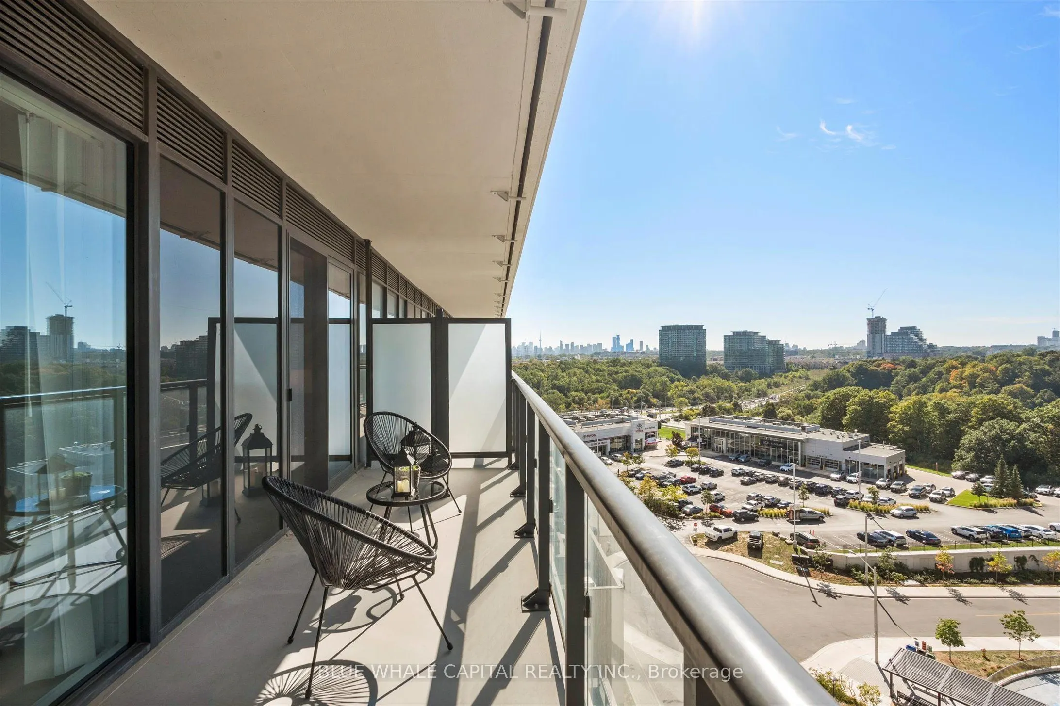 30 Inn on the Park Drive, #811