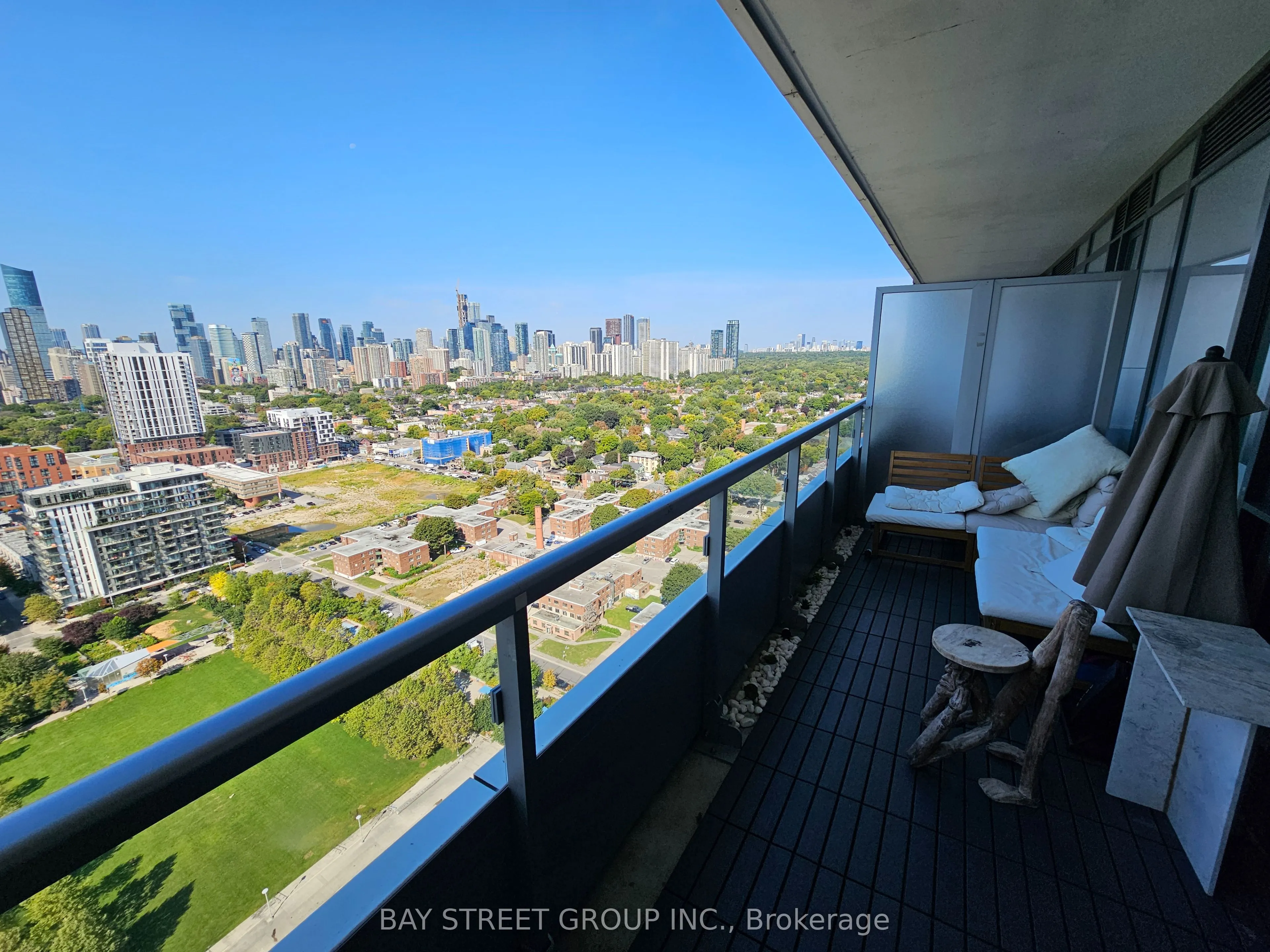 225 sumach Street, #2808