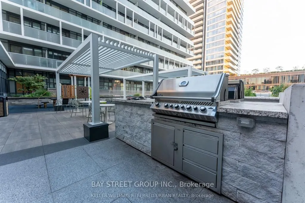 225 sumach Street, #2808