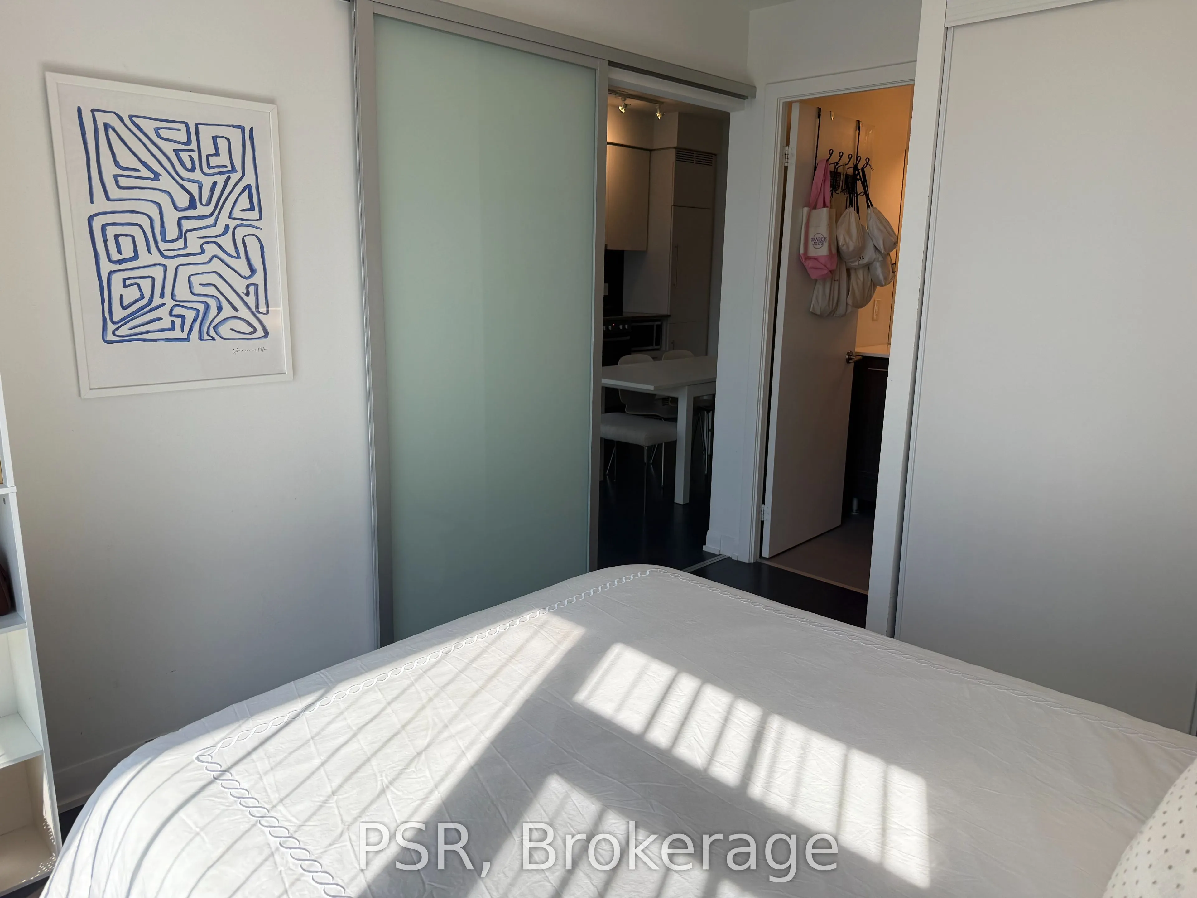 435 Richmond Street W, #910