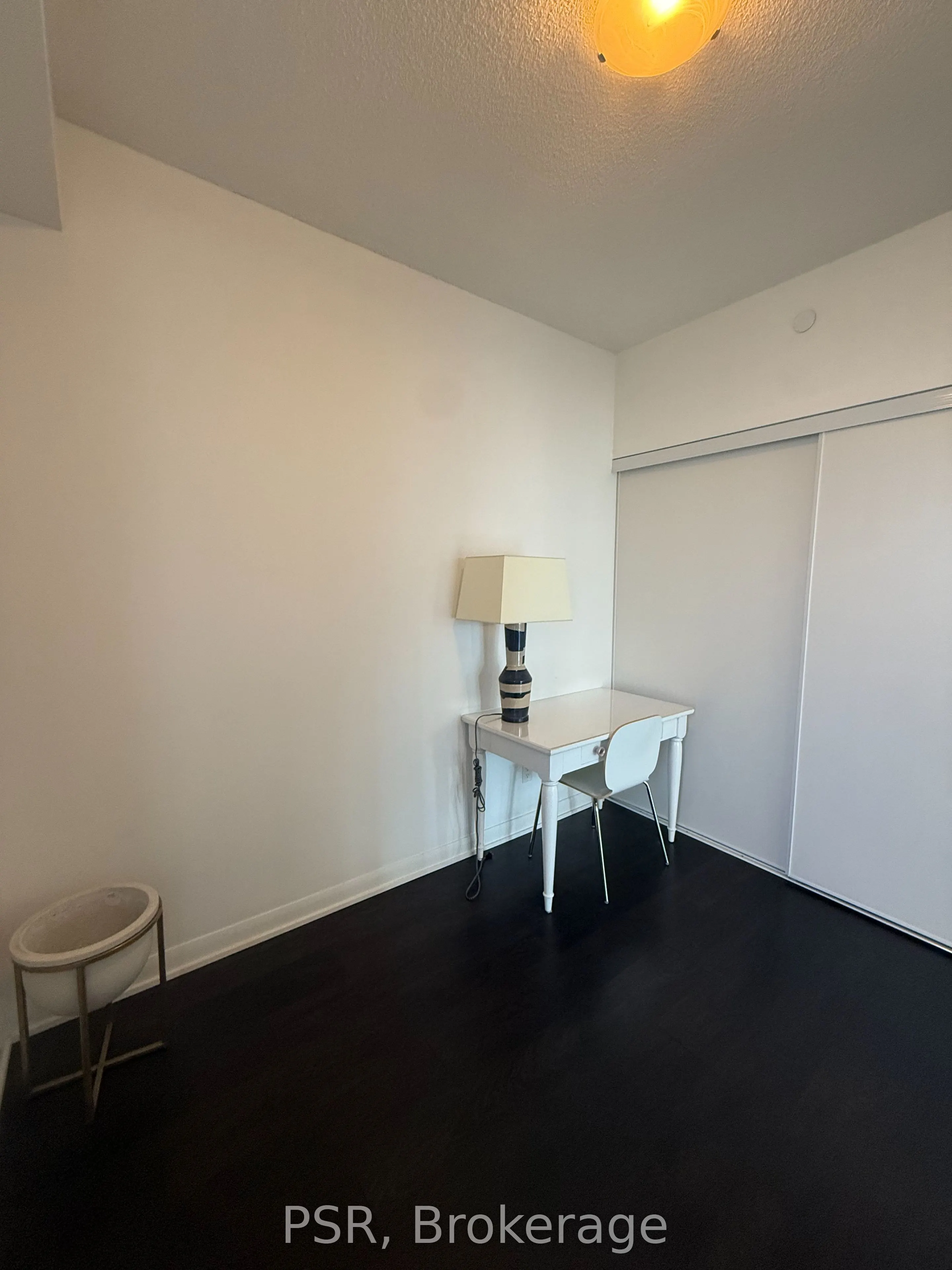 435 Richmond Street W, #910