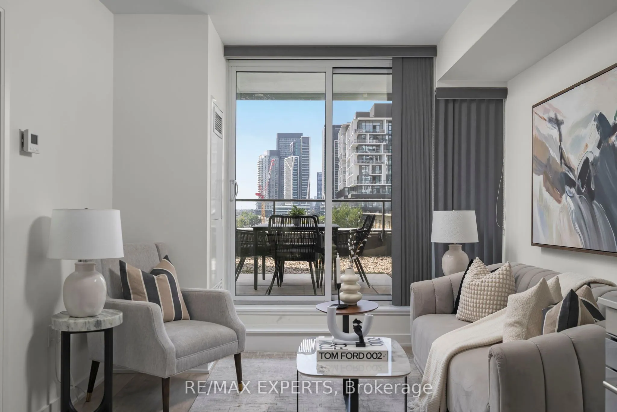 27 Bathurst Street, #310W