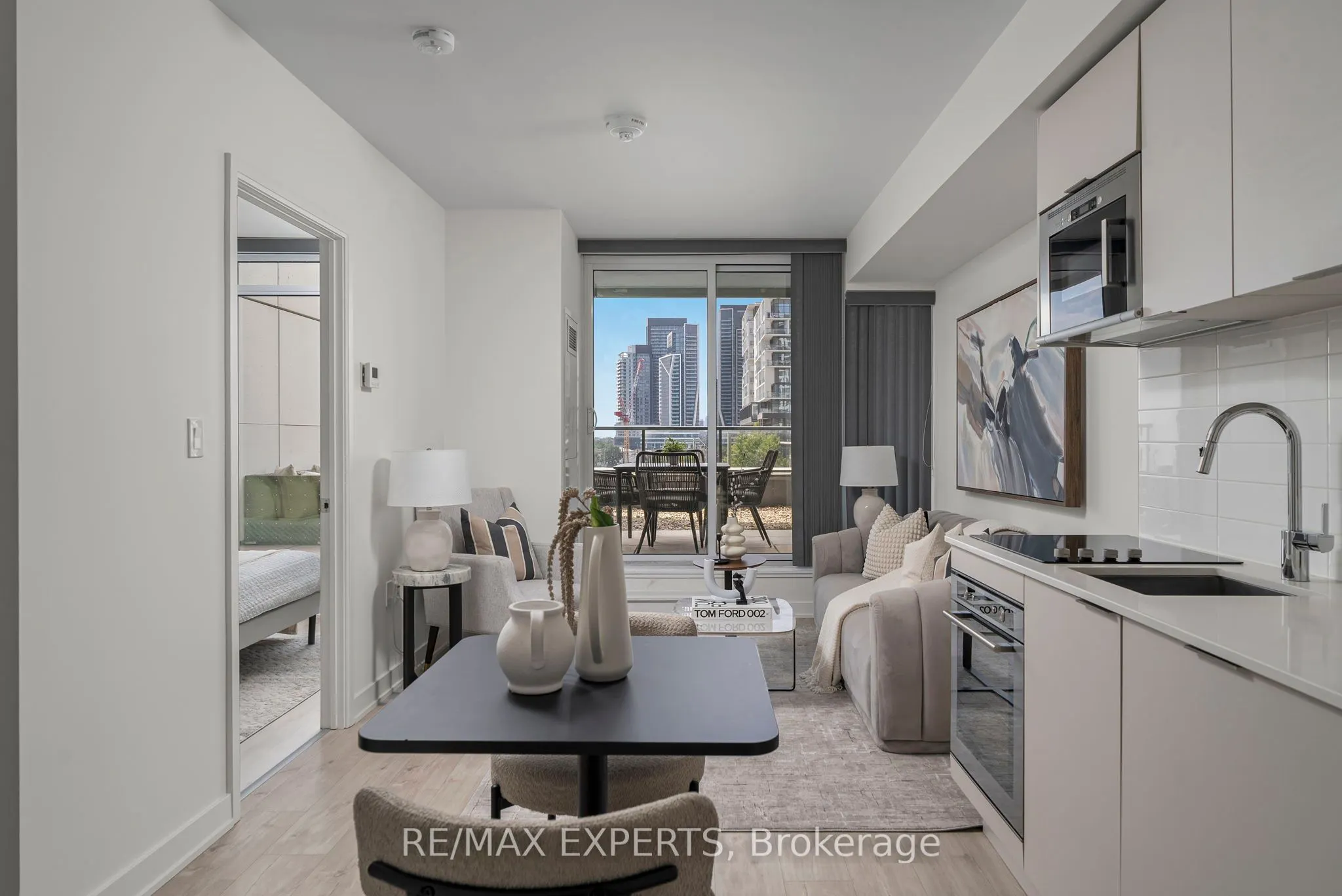 27 Bathurst Street, #310W