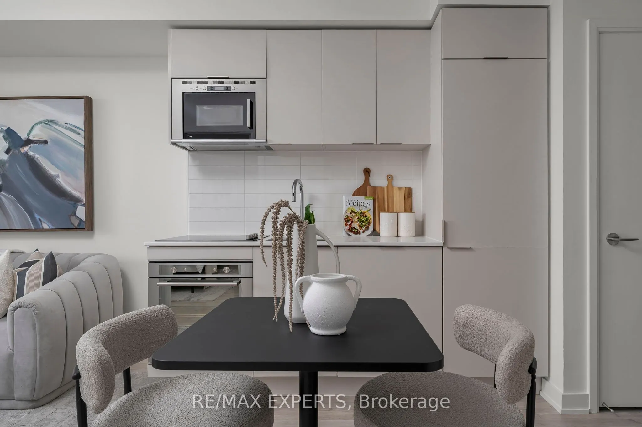 27 Bathurst Street, #310W