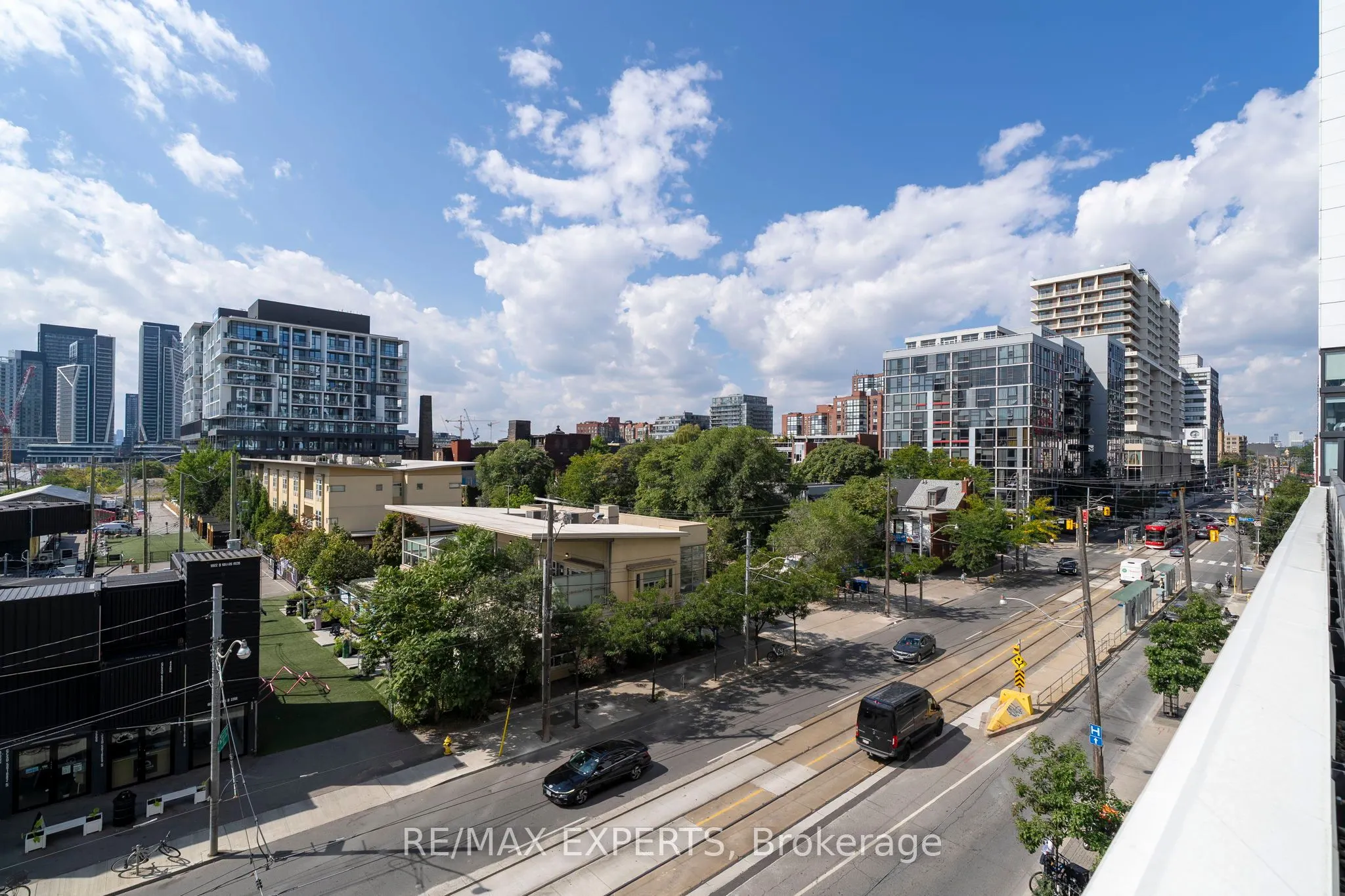 27 Bathurst Street, #310W