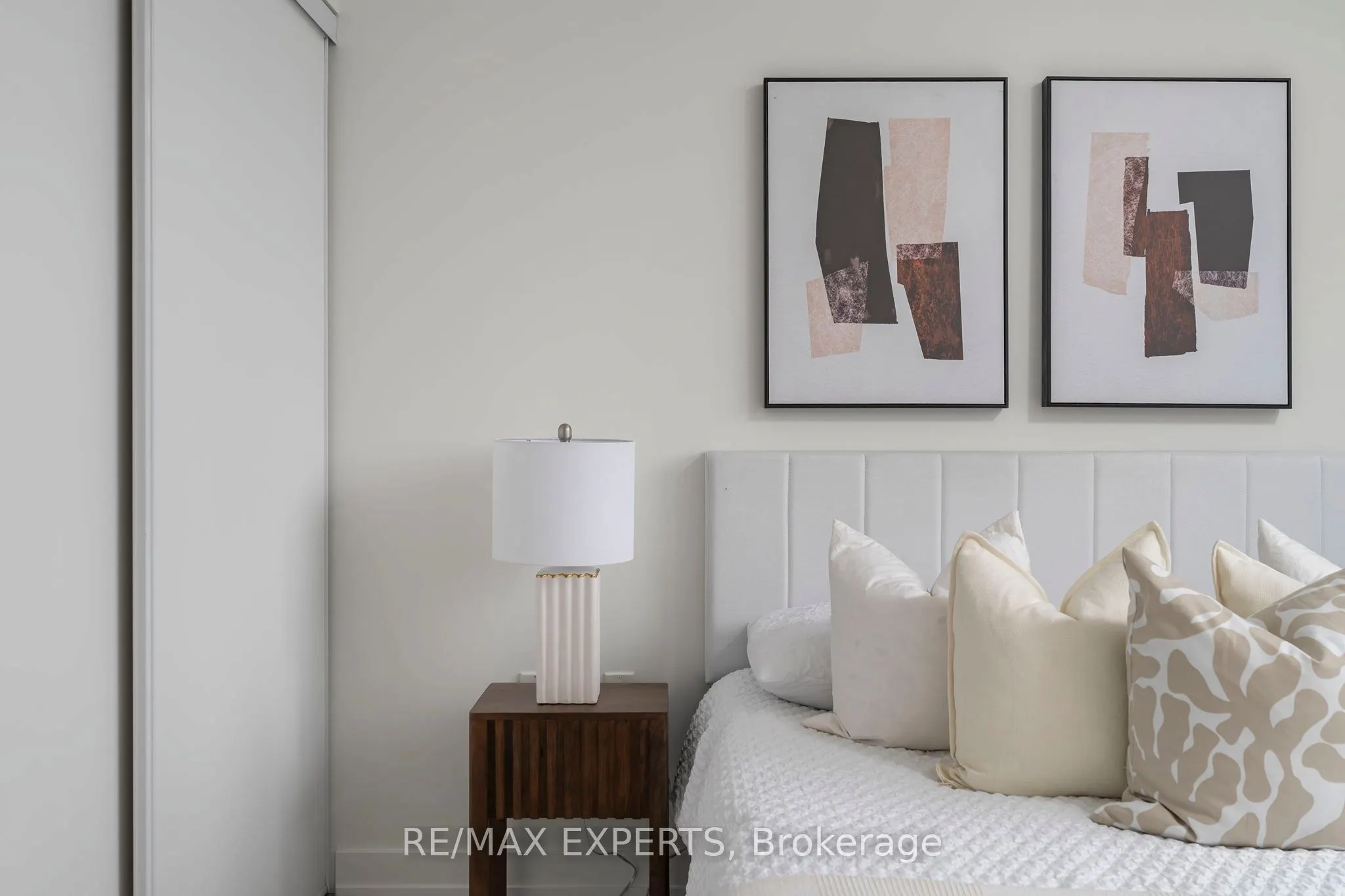 27 Bathurst Street, #310W