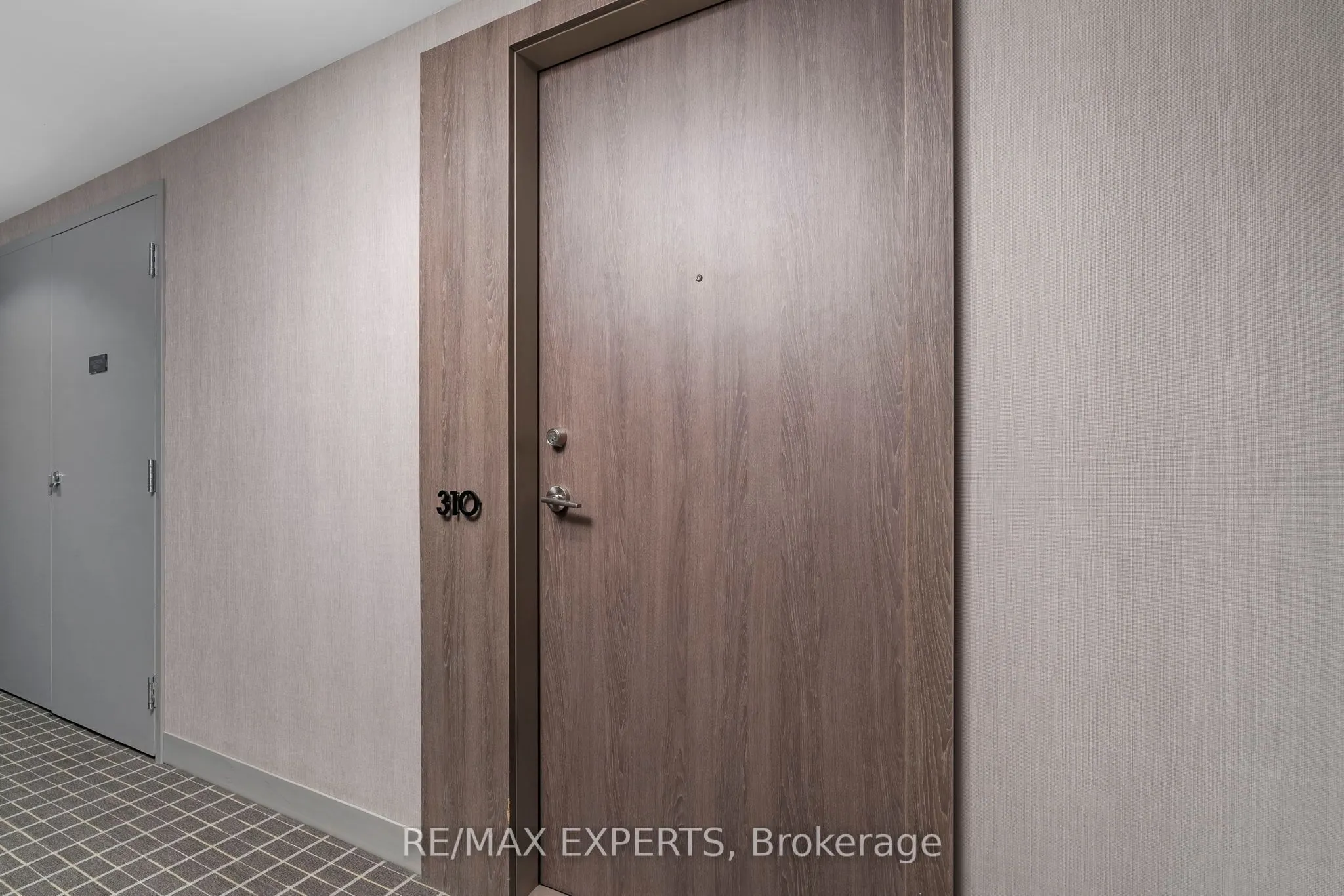 27 Bathurst Street, #310W