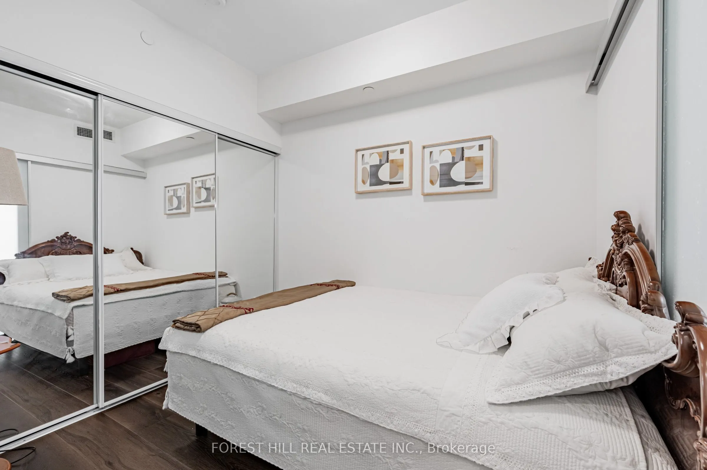 543 Richmond Street W, #301
