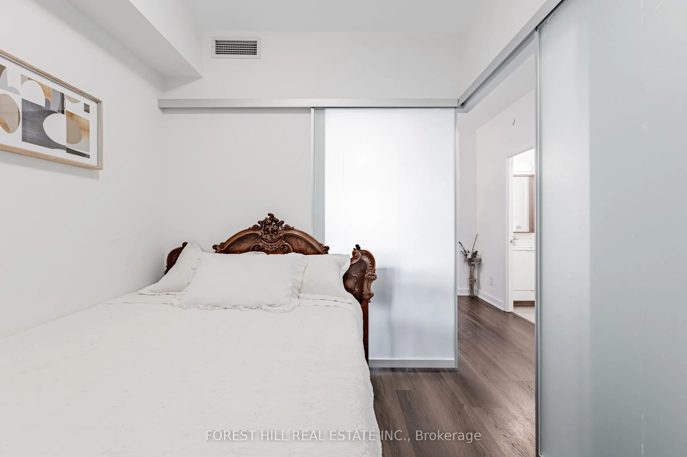543 Richmond Street W, #301