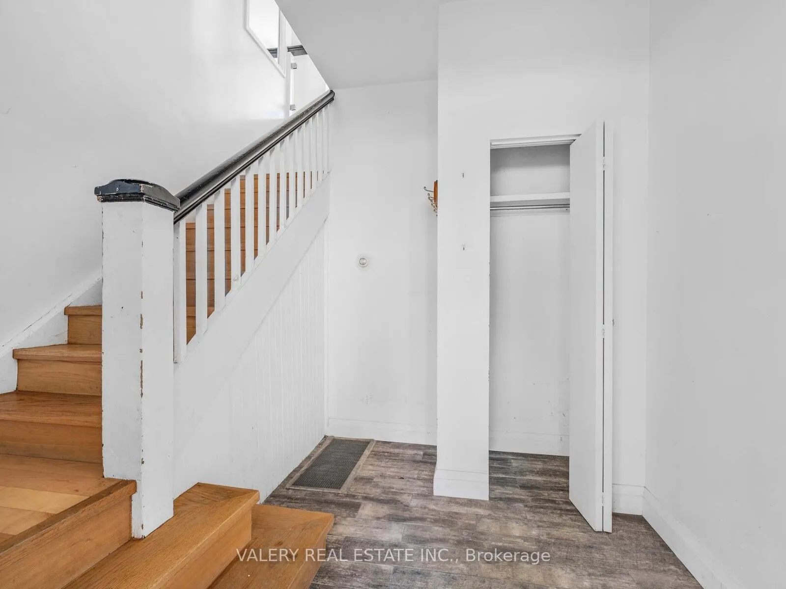 7 Ellsworth Avenue
