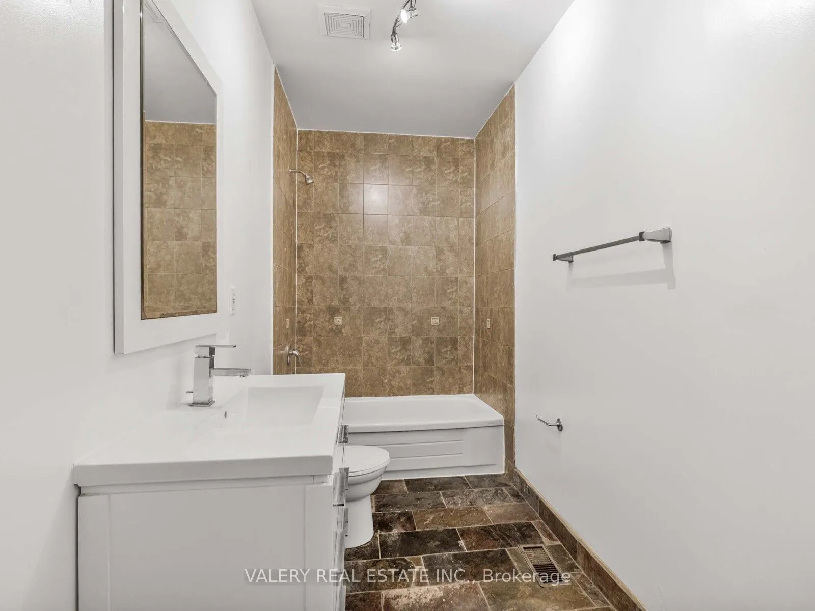 7 Ellsworth Avenue