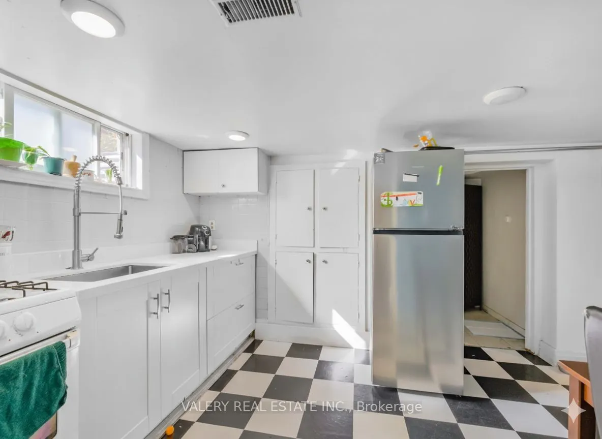 7 Ellsworth Avenue