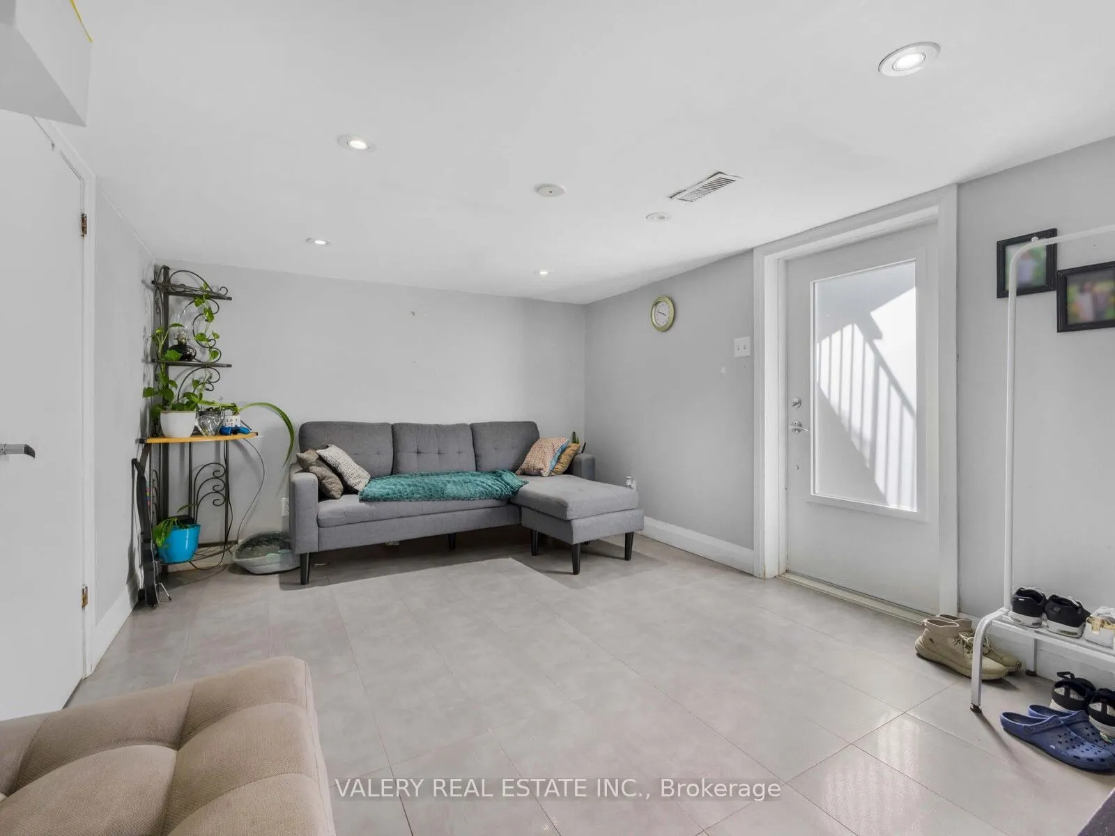 7 Ellsworth Avenue