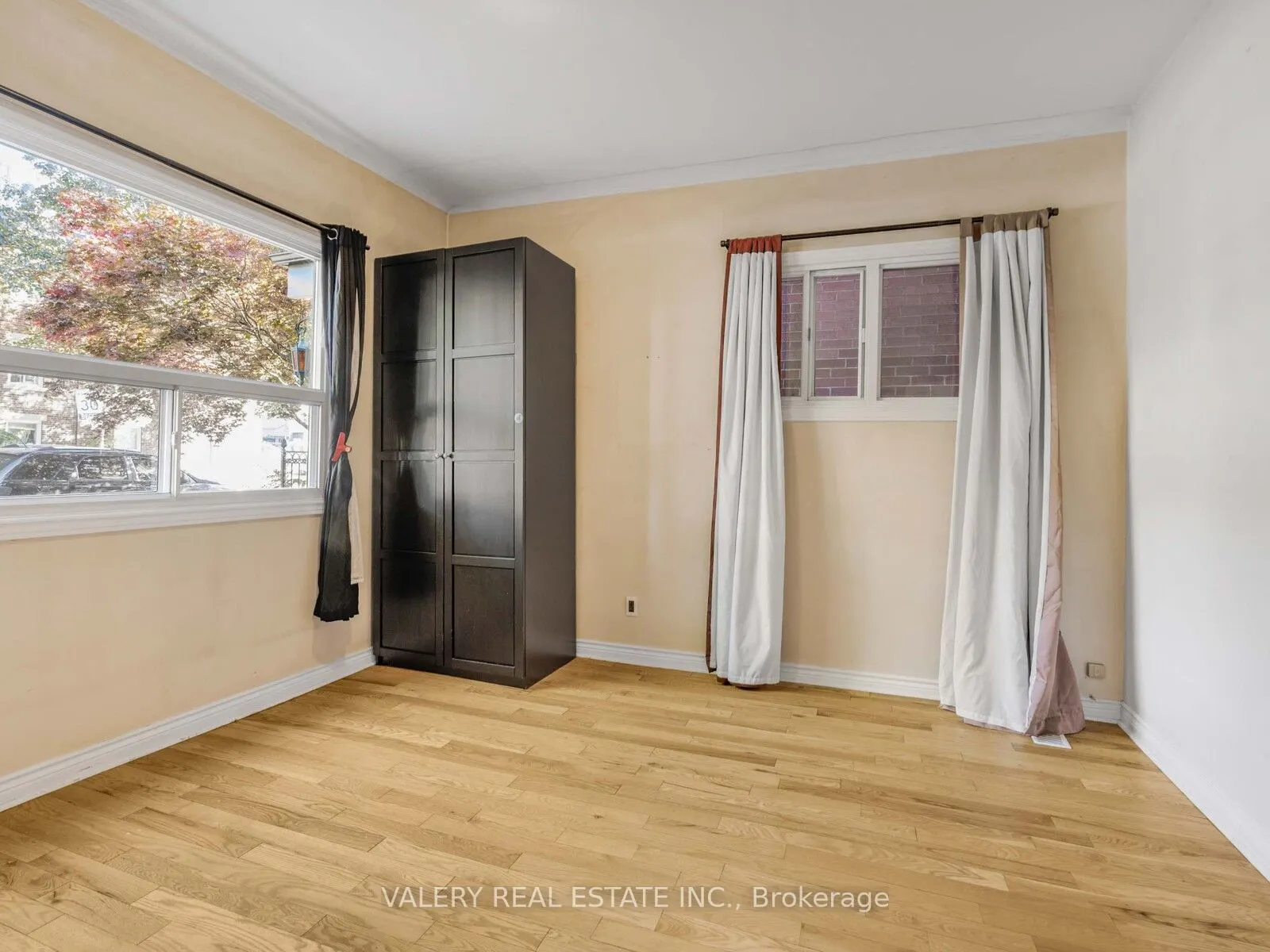 7 Ellsworth Avenue
