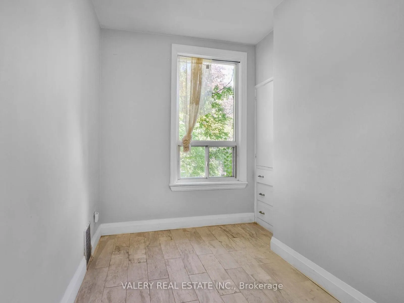 7 Ellsworth Avenue