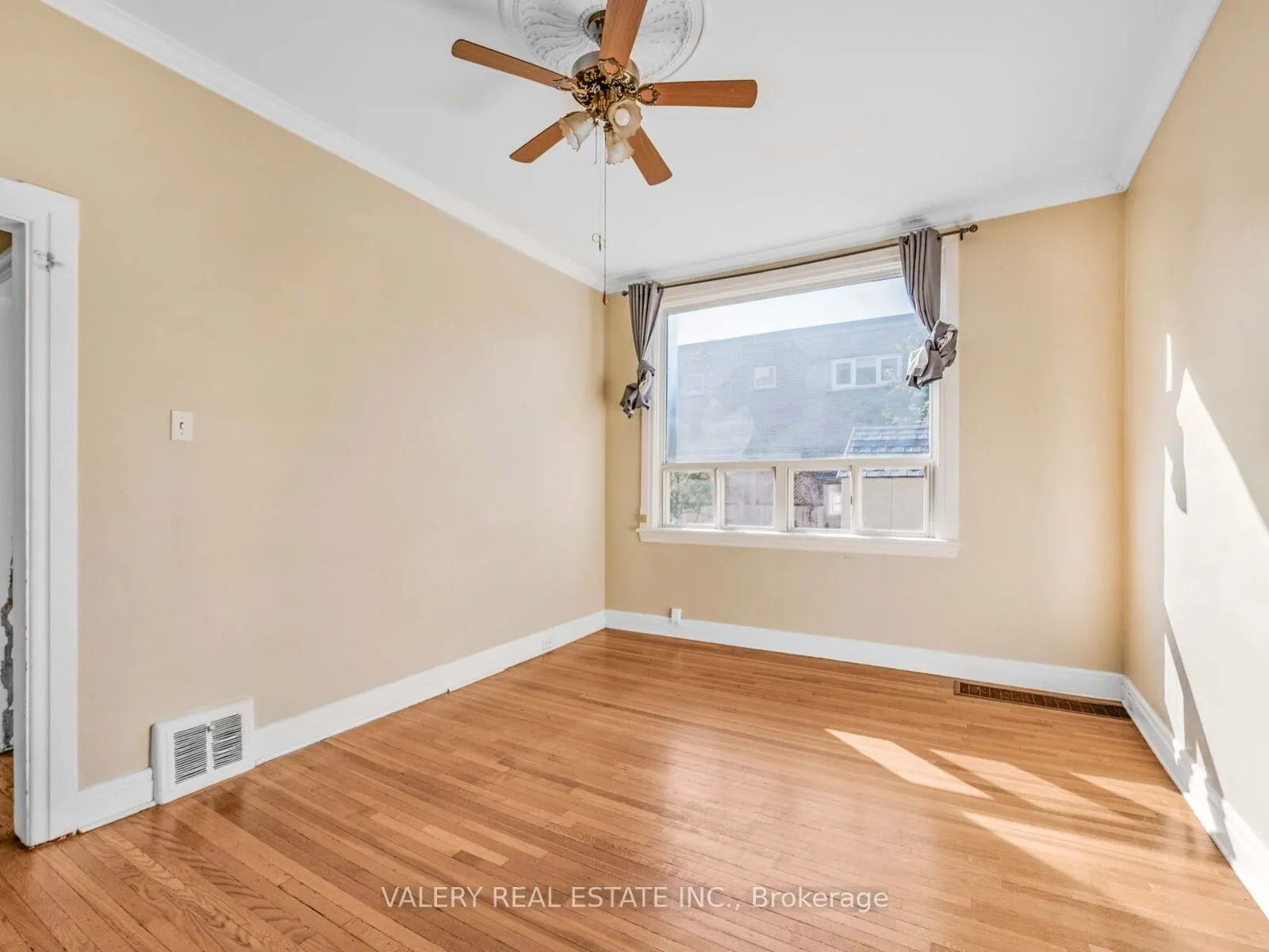 7 Ellsworth Avenue